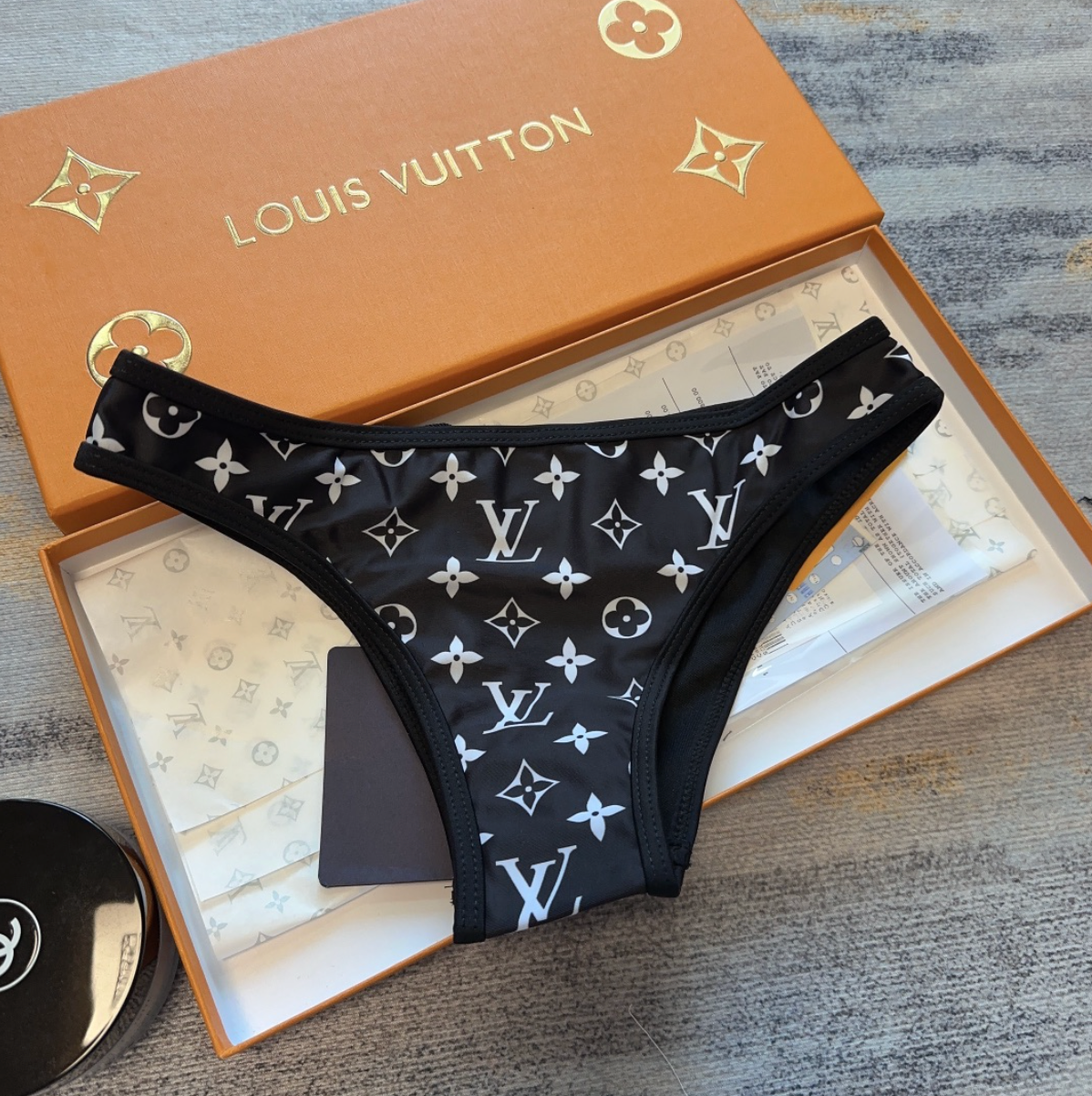 L-V REVERSIBLE SWIM image 6