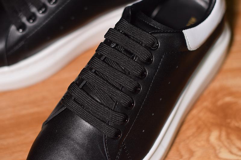 MQ' BLACK LEATHER WHITE BACKING image 7