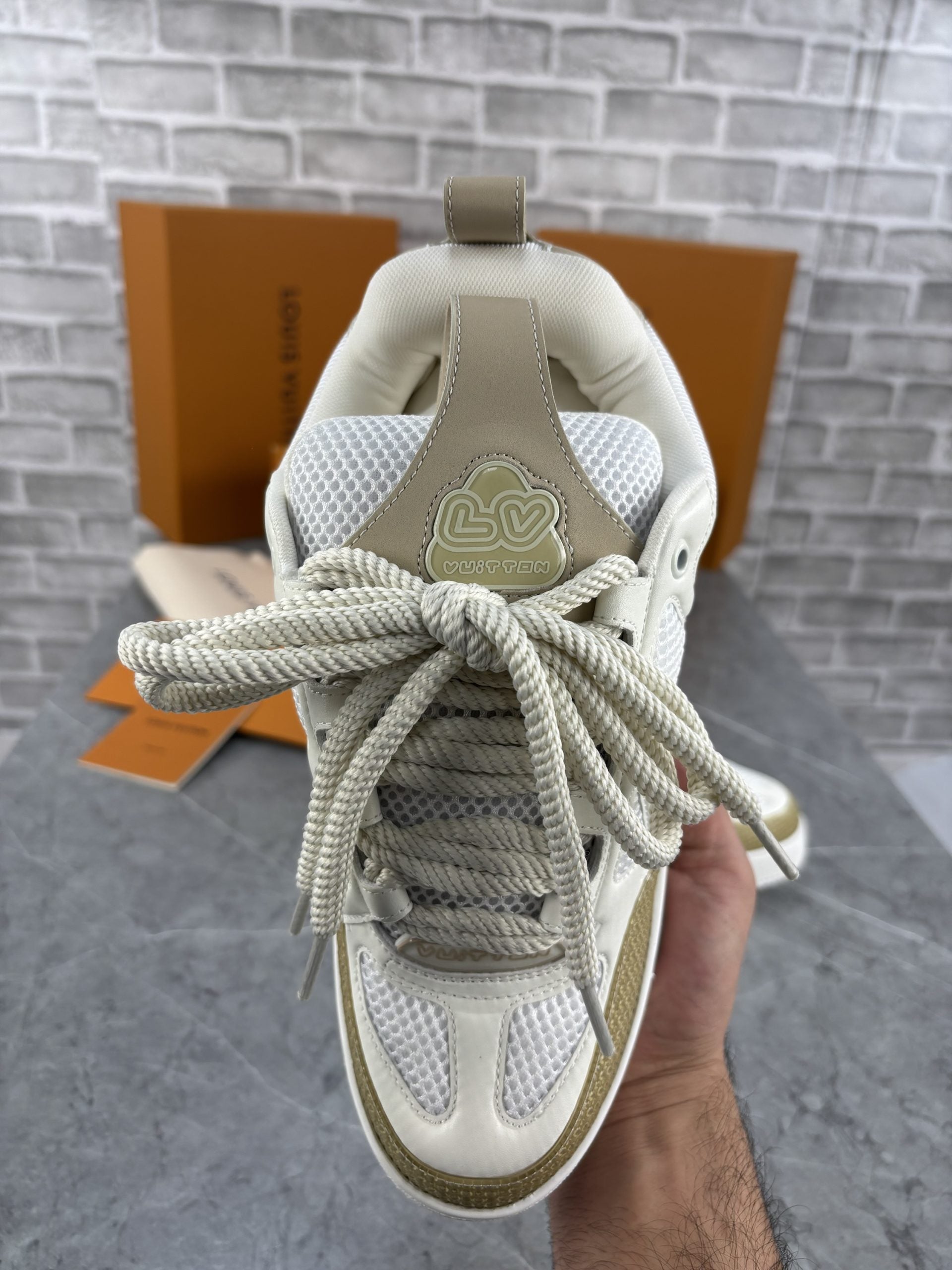 LV SNEAK image 3
