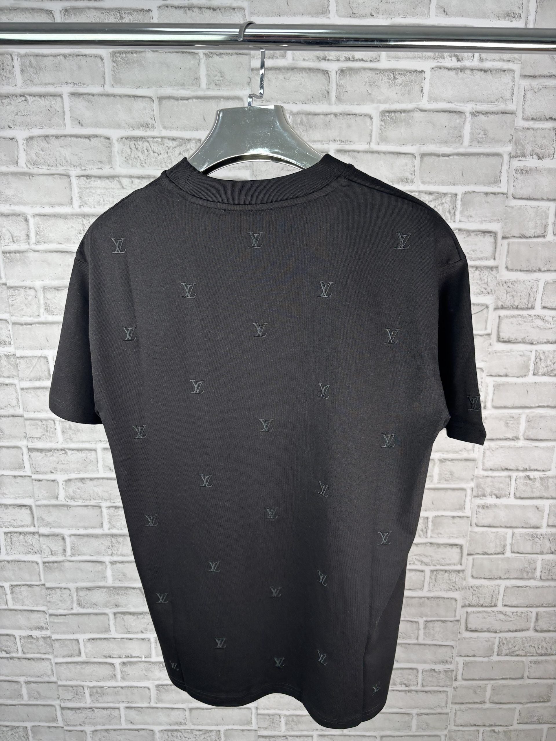 Lv tee black image 1