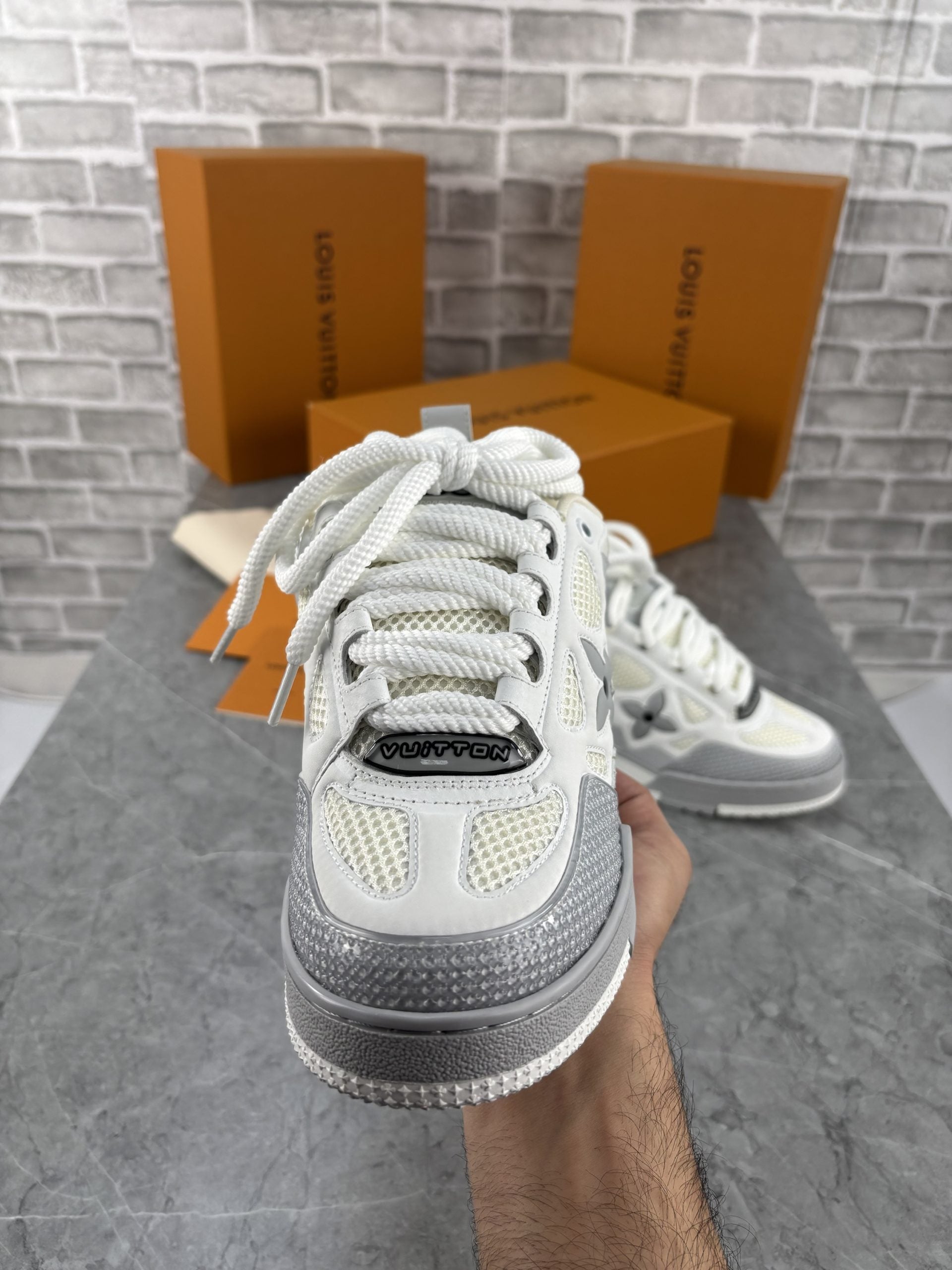 LV SNEAK image 4
