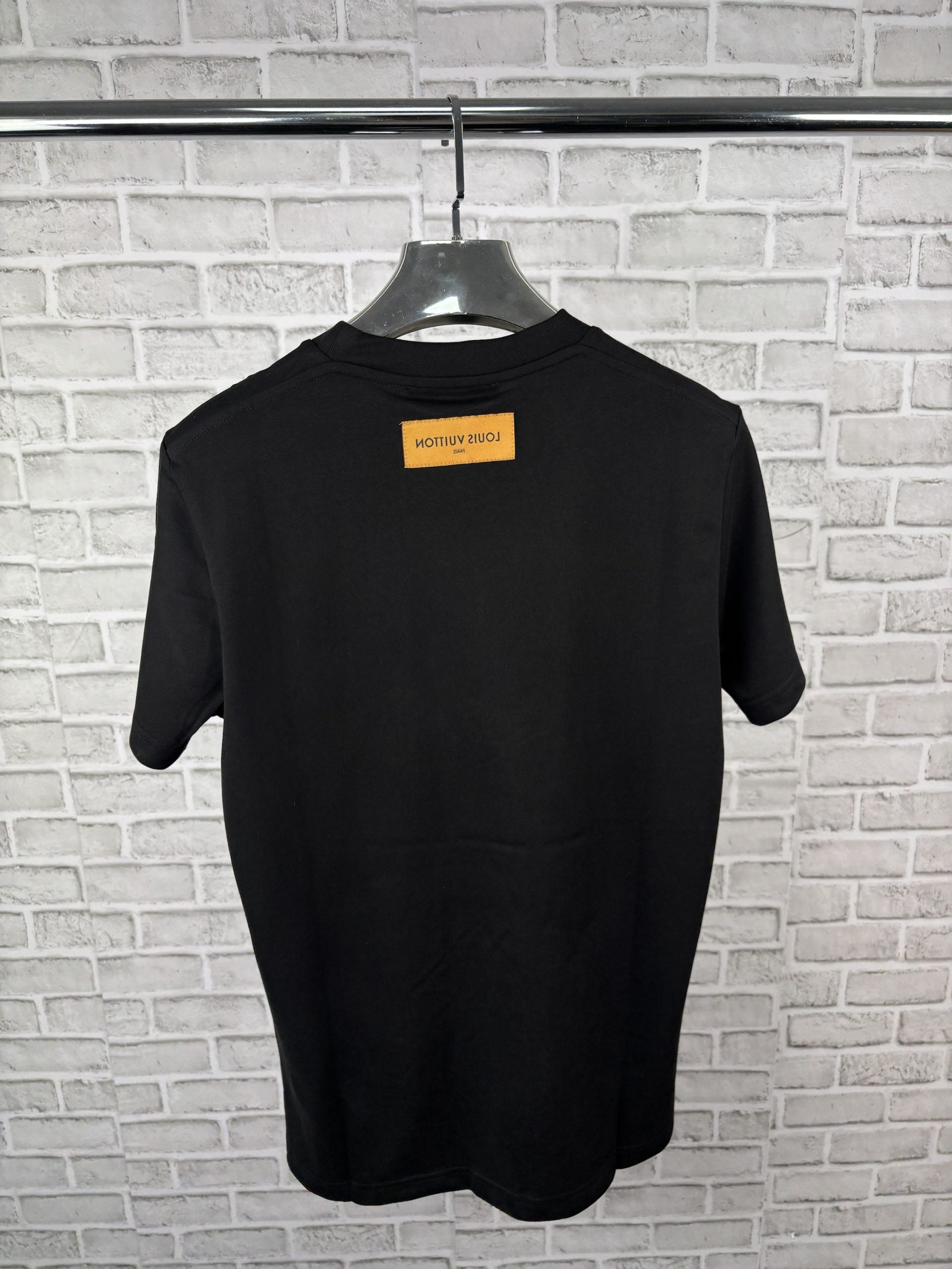 LV BLACK TEE image 1