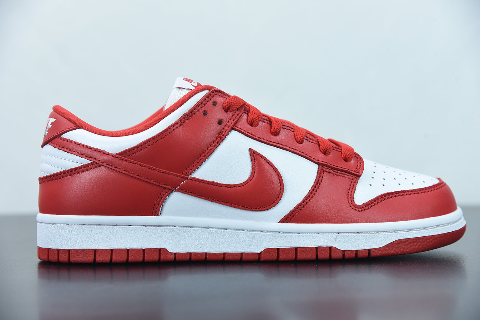 DUNK LOW RED image 2