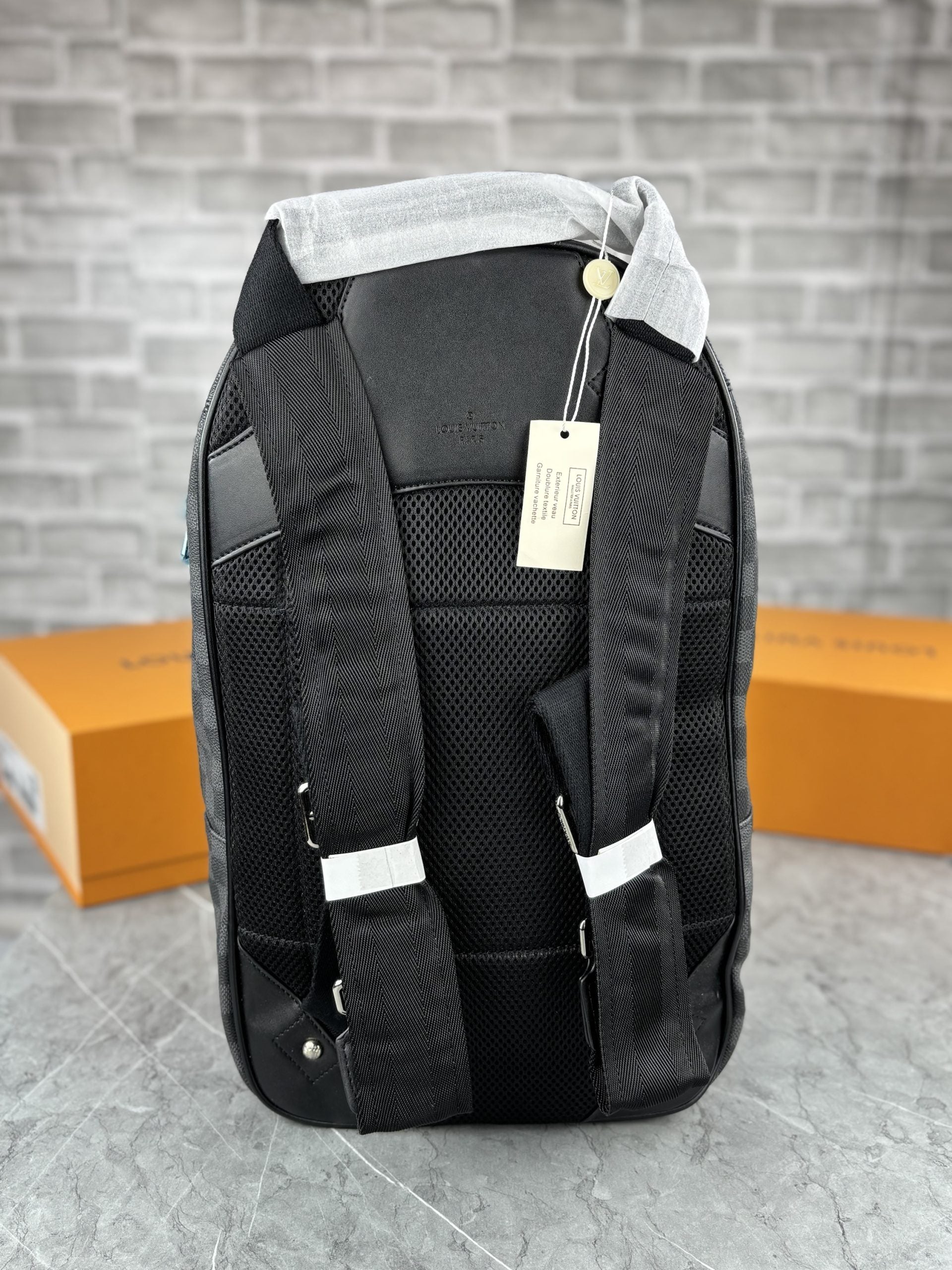 LV BACKPACK image 3