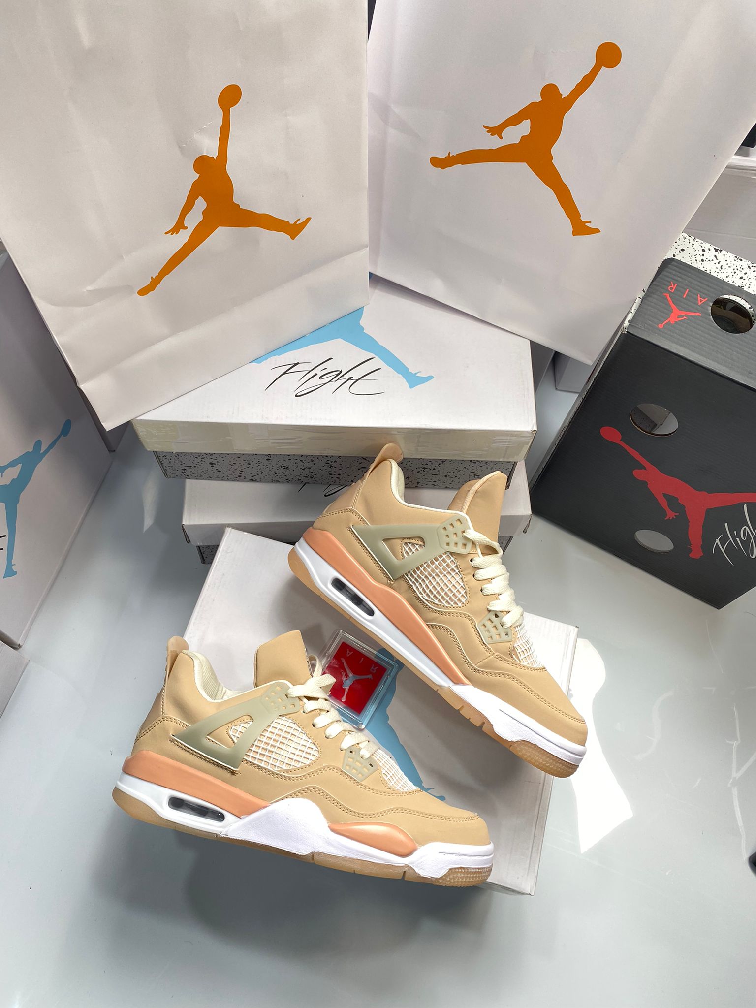J1 CREAM image 8