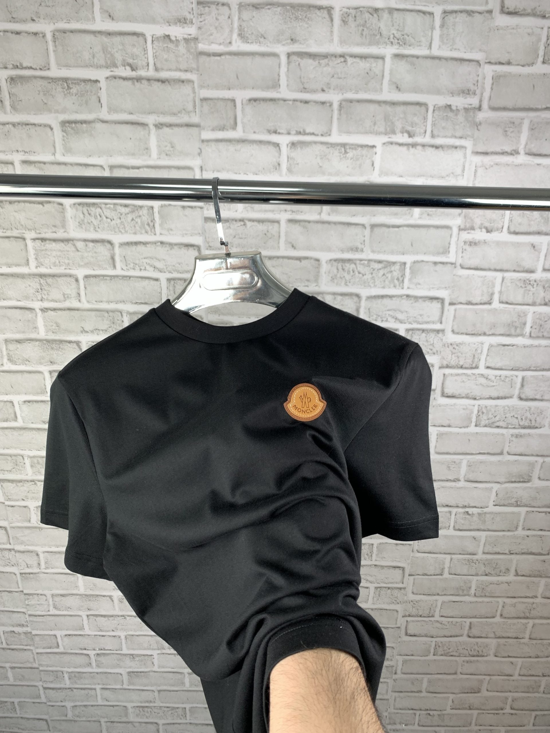 CLER MONO TEE BLACK image 1