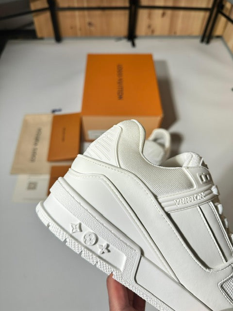 L-V WHITE image 1