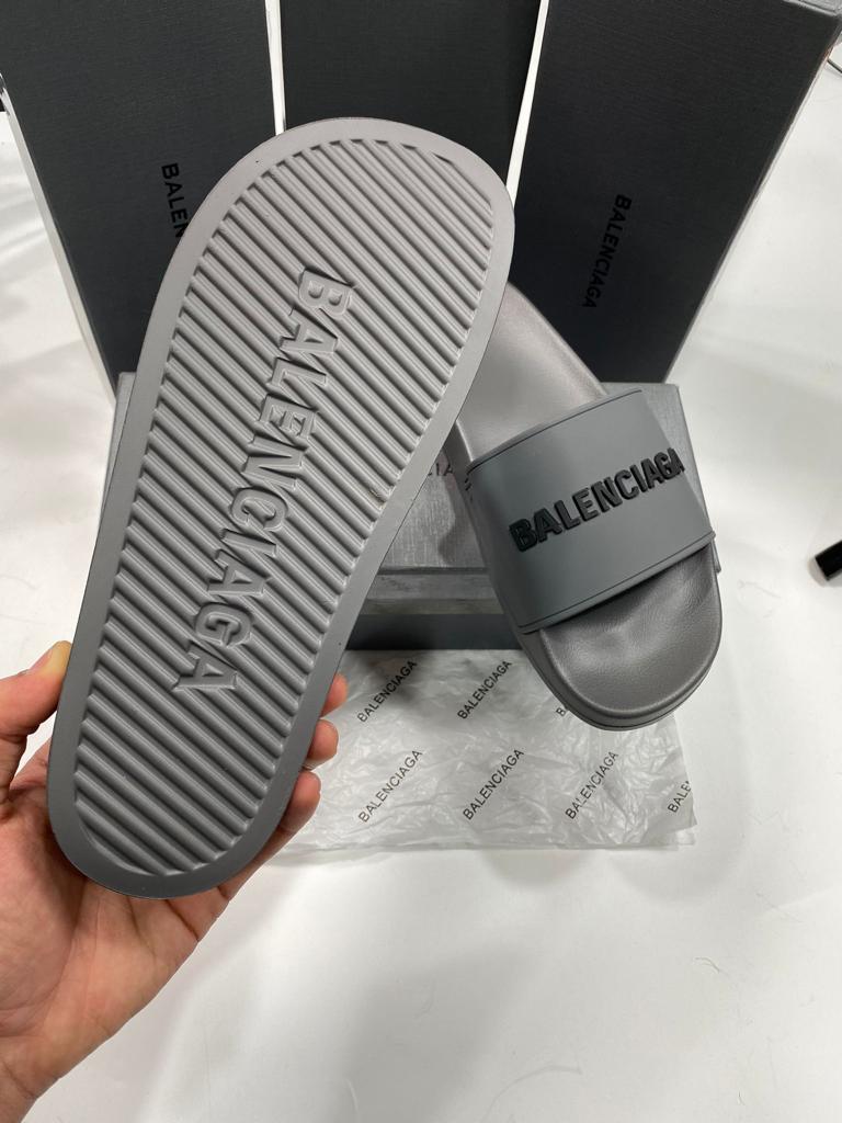 GREY CIAGA SLIDE image 2