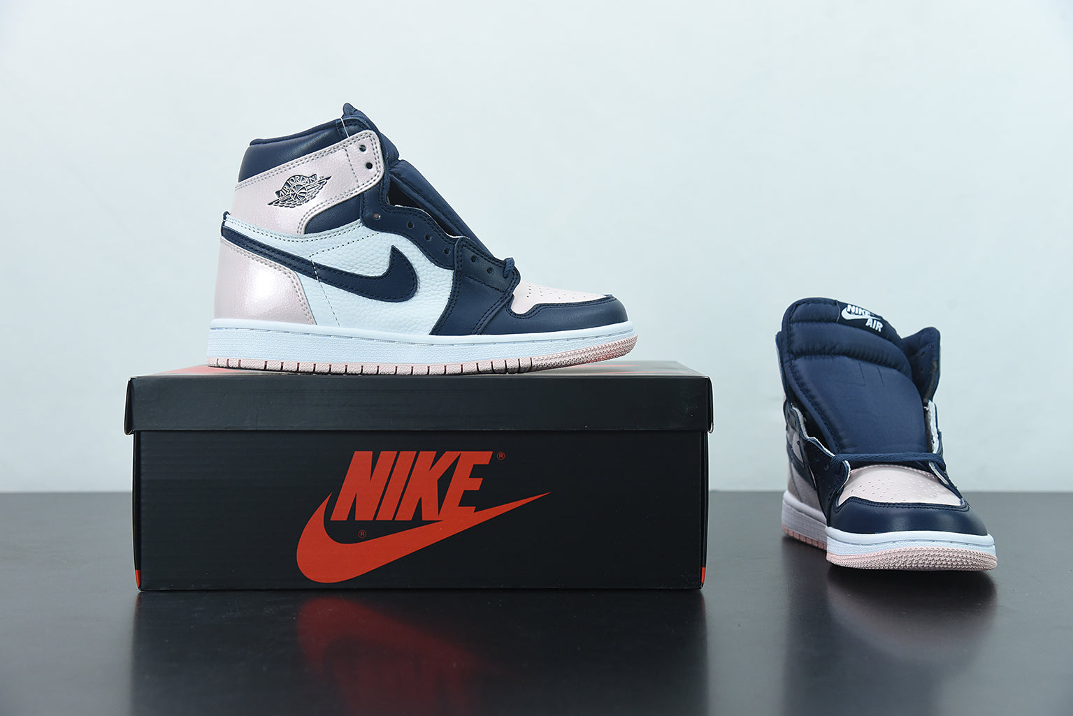 AJ1 PINK image 3