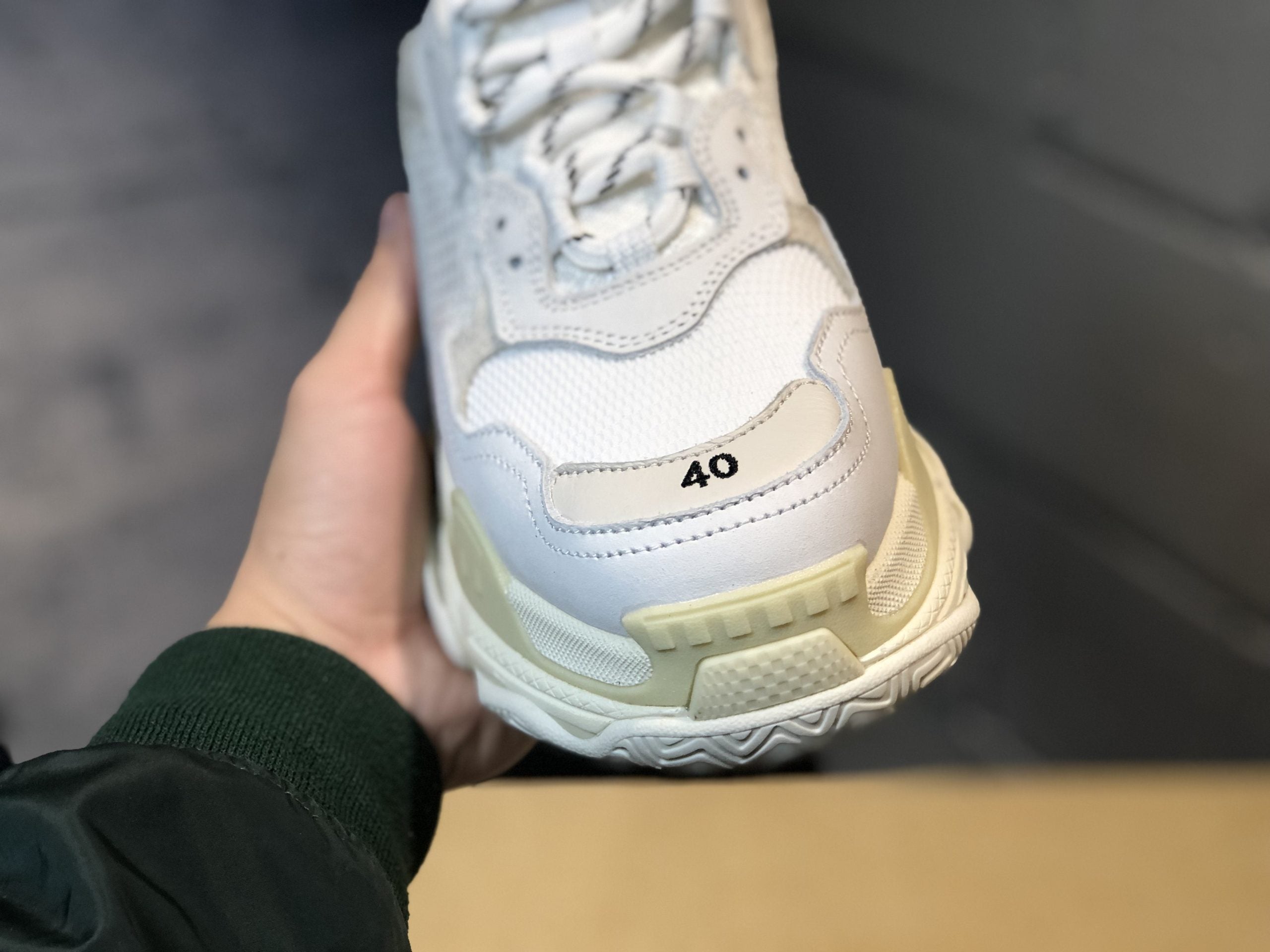 TRIPLE WHITE image 5