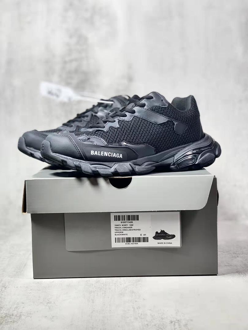 TRACK BLACK image 1
