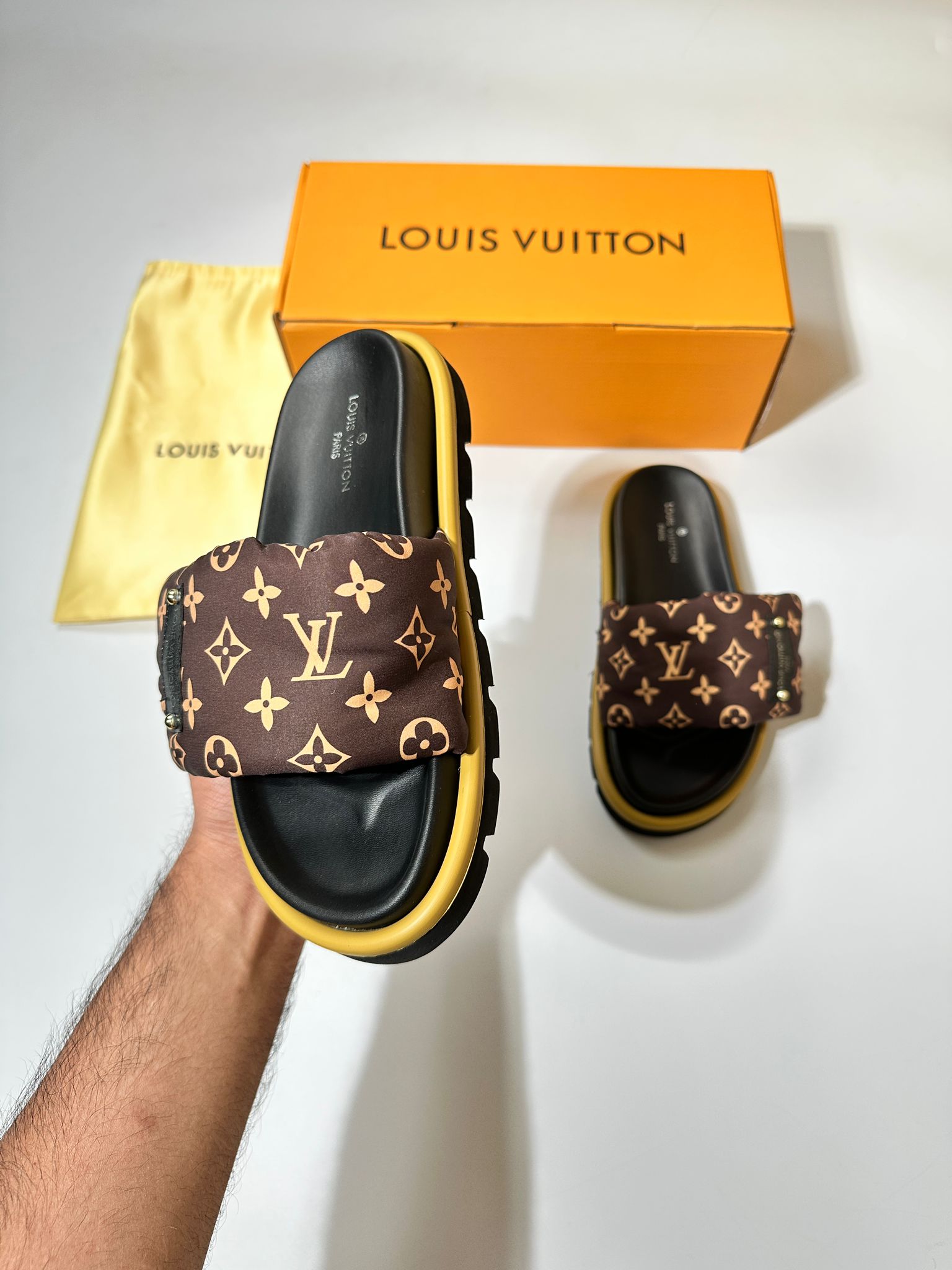 L-V SANDAL image 4