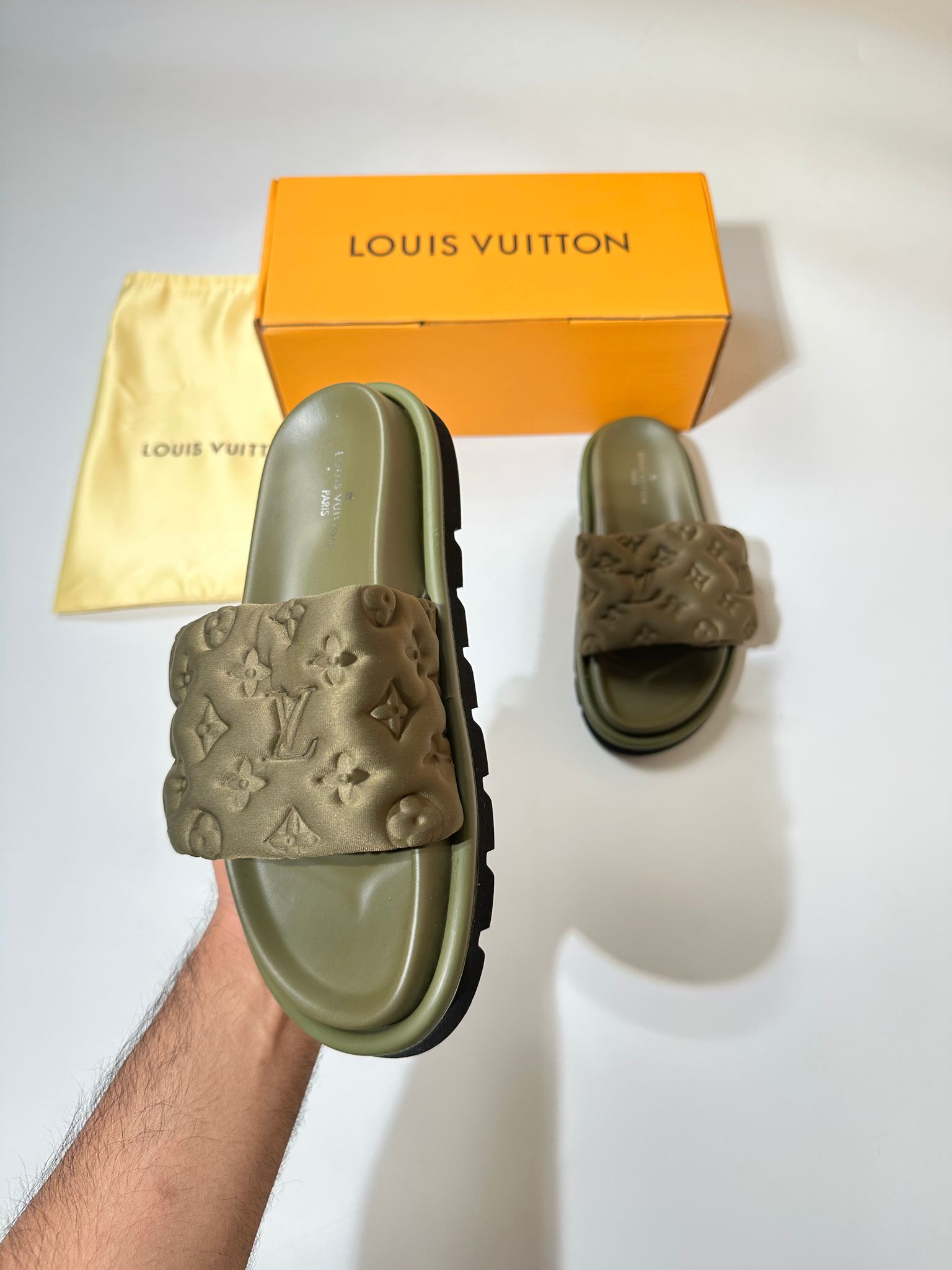 L-V SANDAL image 2
