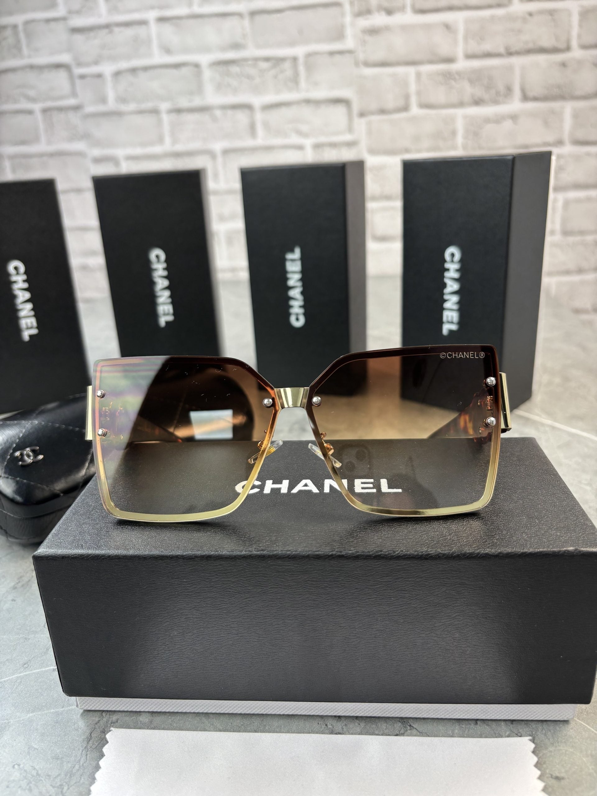 GC GOLD GLASSES image 3