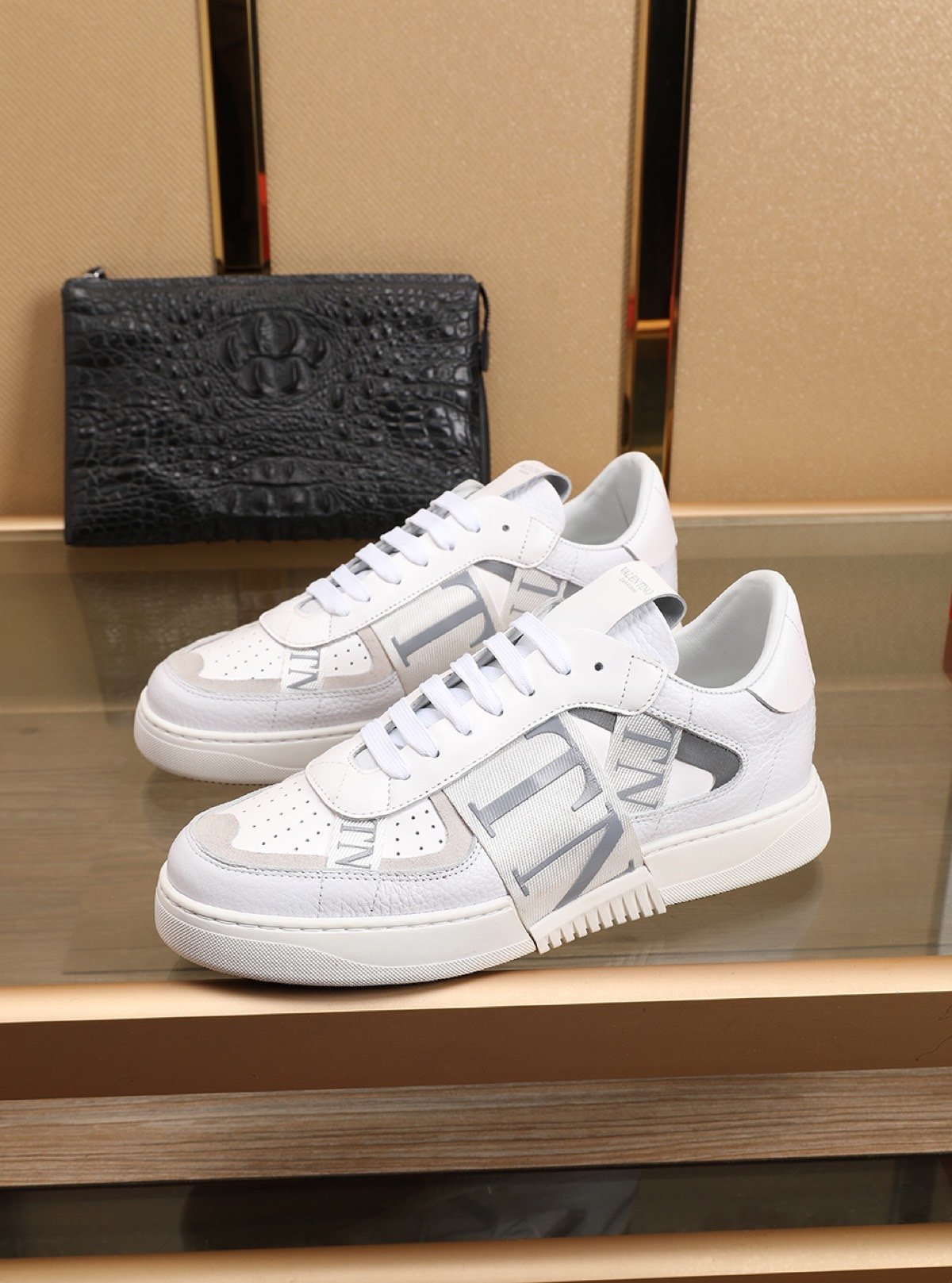 VL7N WHITE image 3