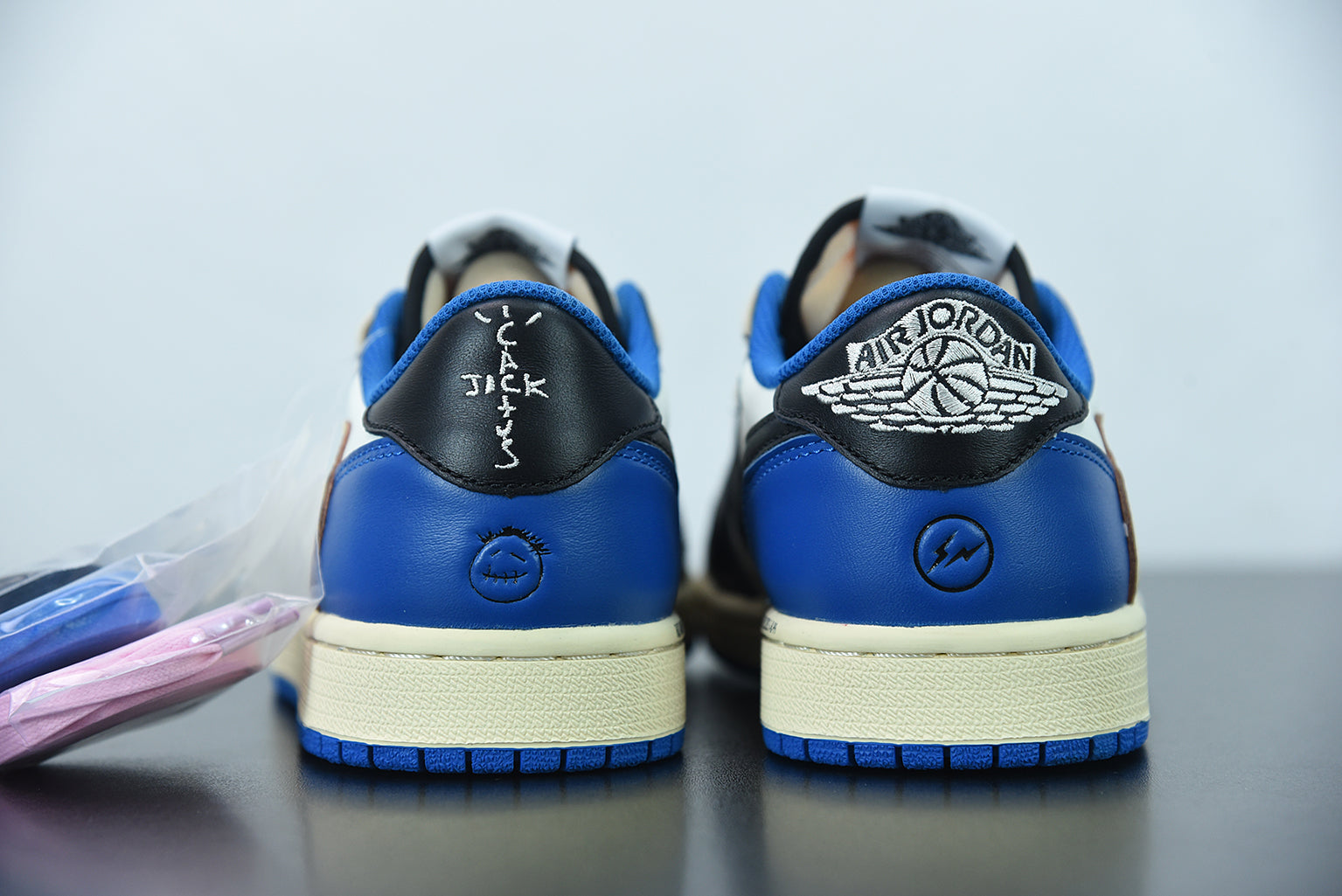 J1 LOW TRAVIS BLUE image 3