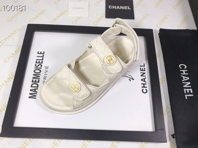 WHITE CHNL CHUNKY SANDAL image 3