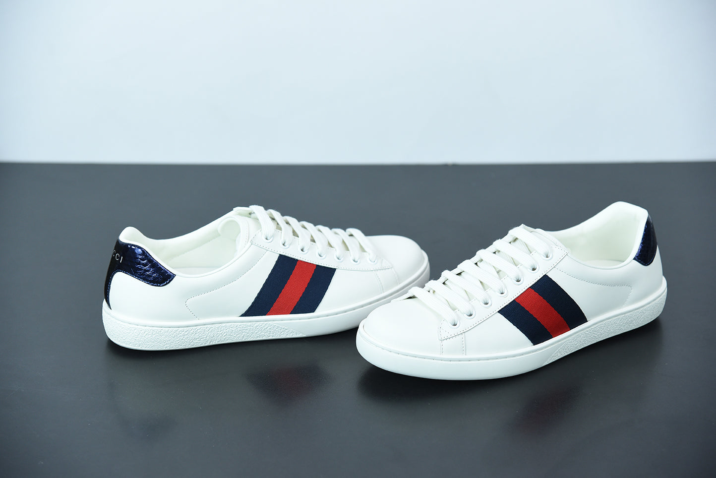 UCCI NAVY TRAINERS image 2