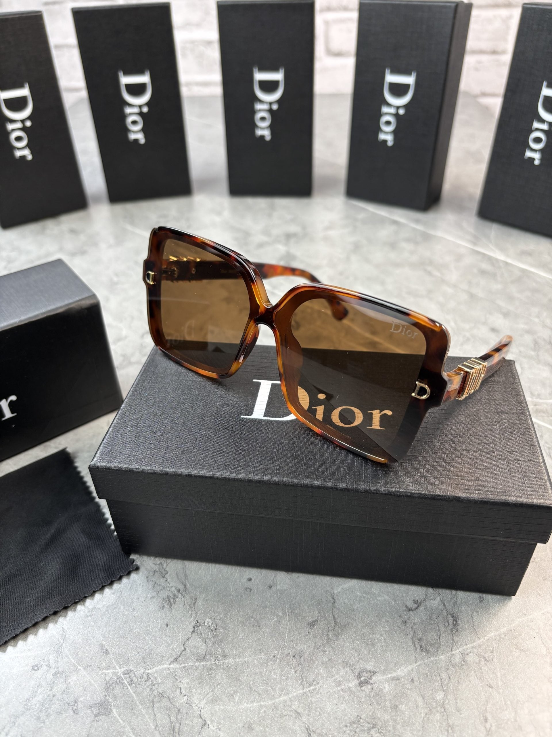 IOR BROWN GlASSES image 2