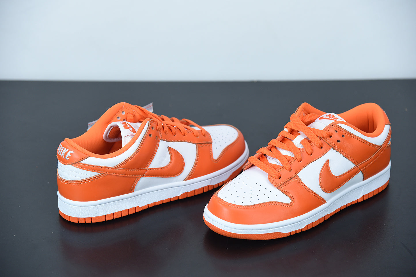 DUNK LOW ORANGE image 3