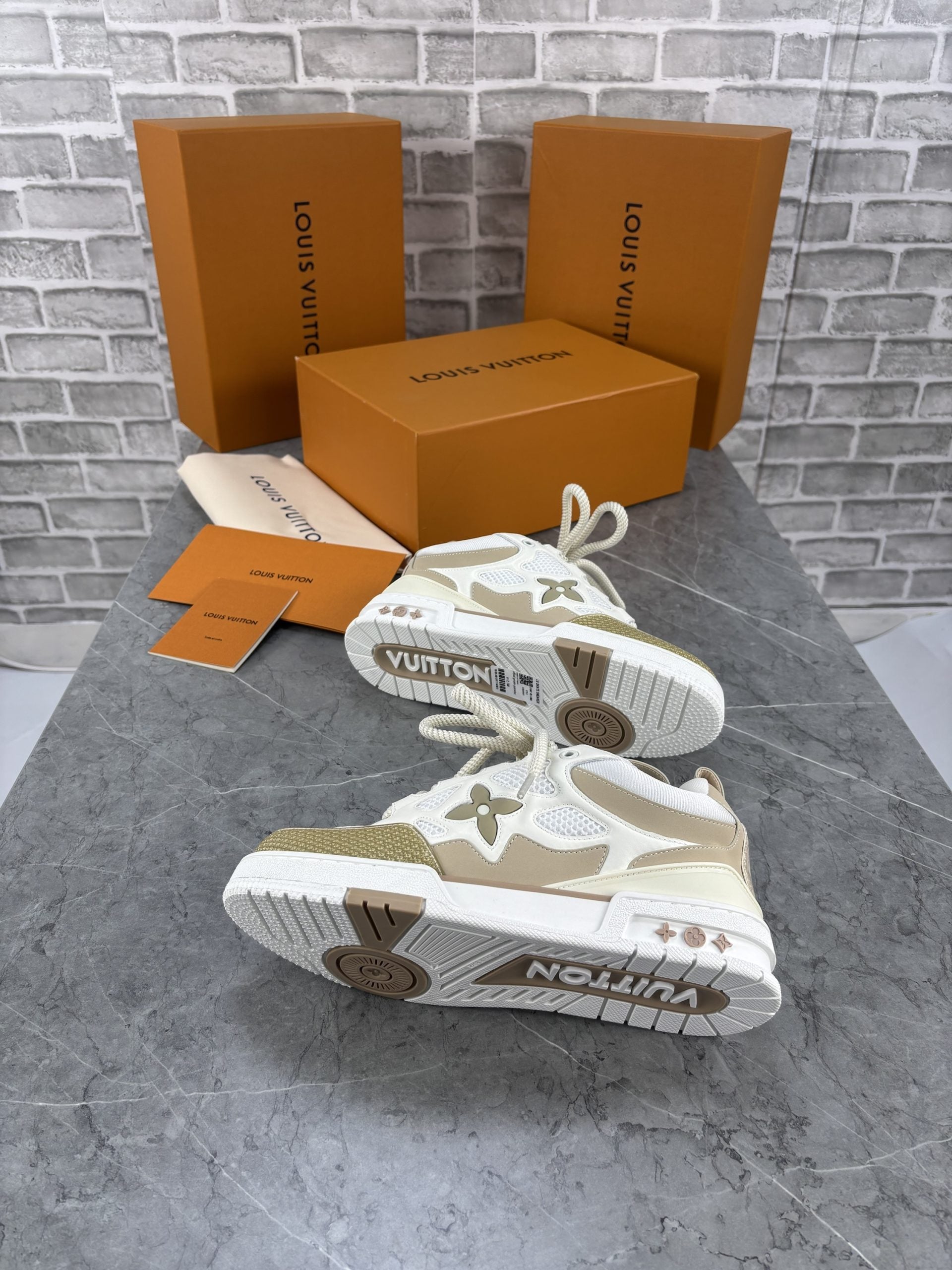 LV SNEAK image 4