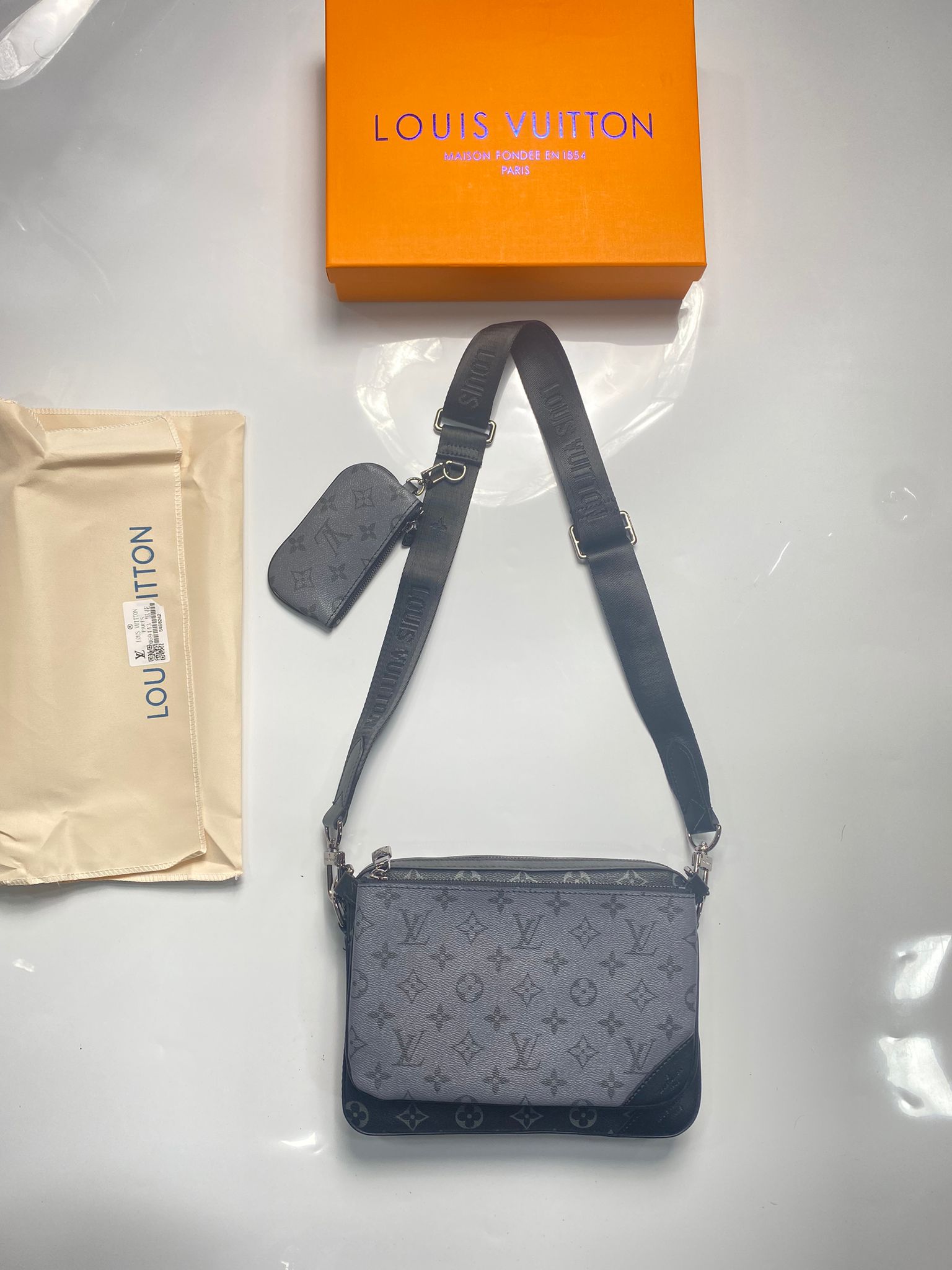 GREY LV BAG image 4