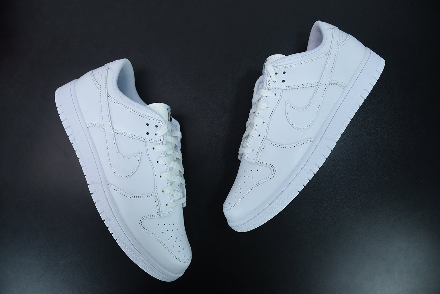 DUNK LOW WHITE image 2