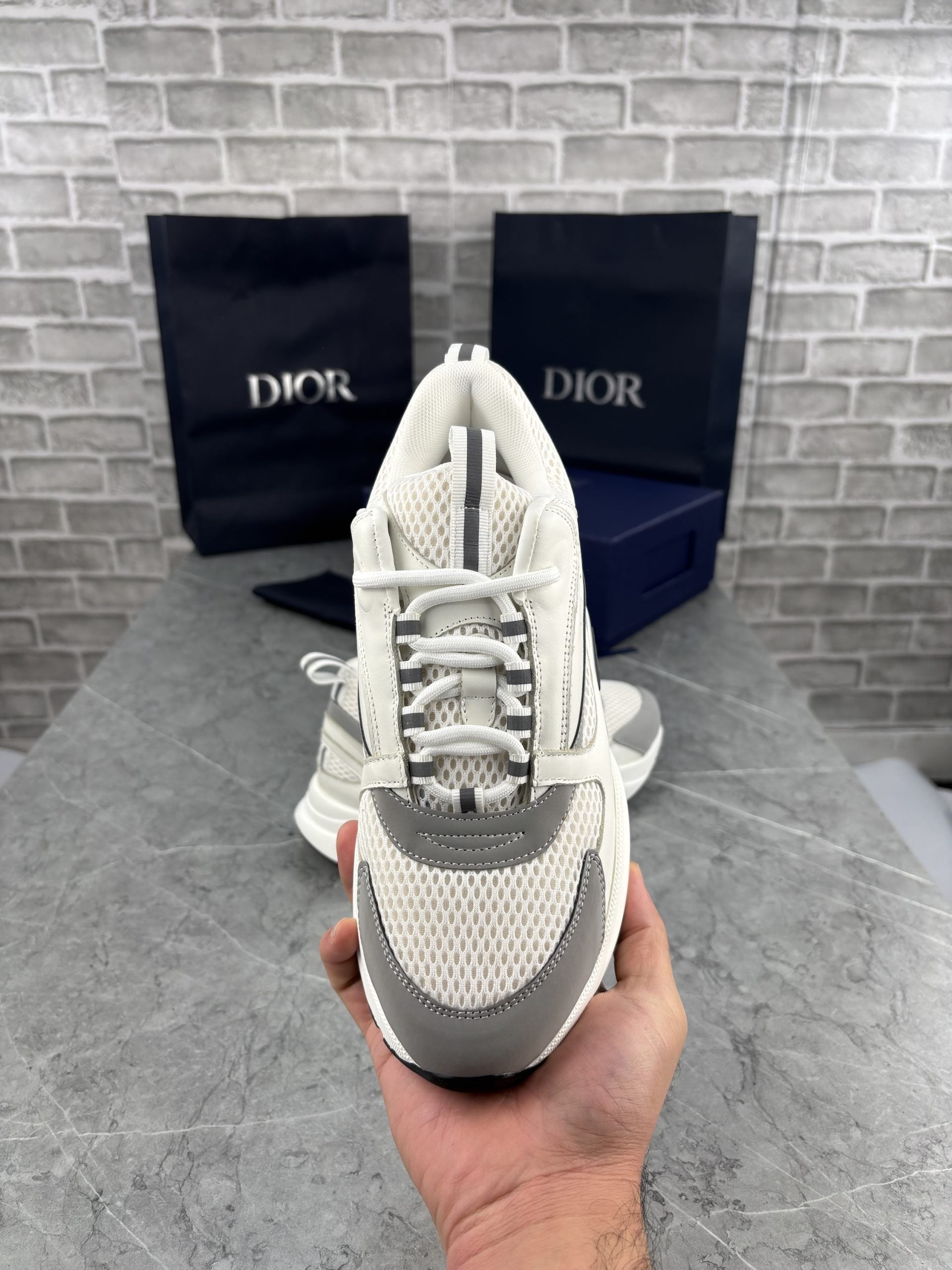 B22 WHITE image 2