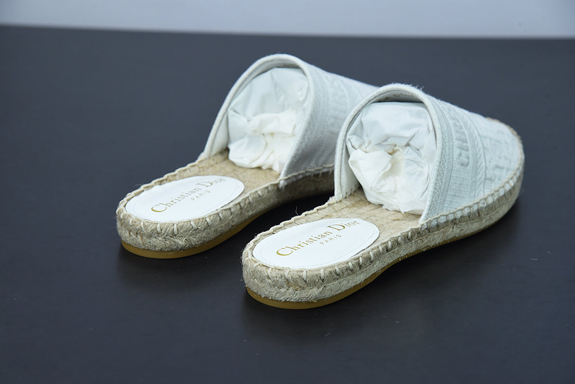 WHITE CD SANDAL image 3