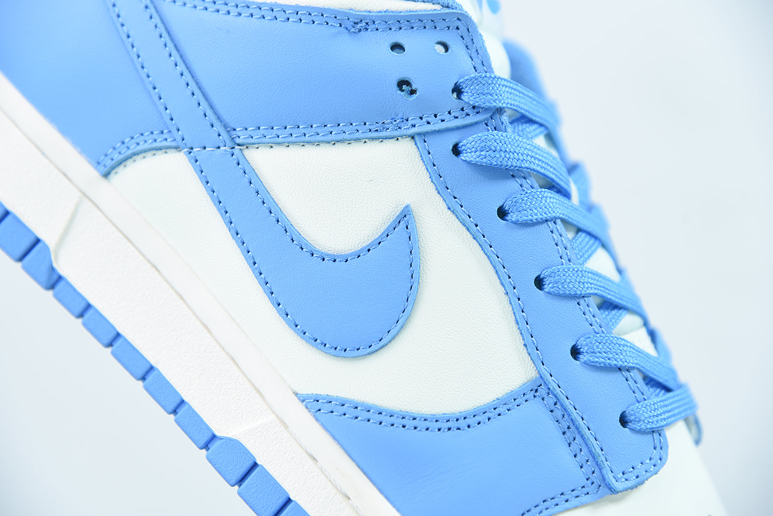 DUNK LOW BLUE image 3