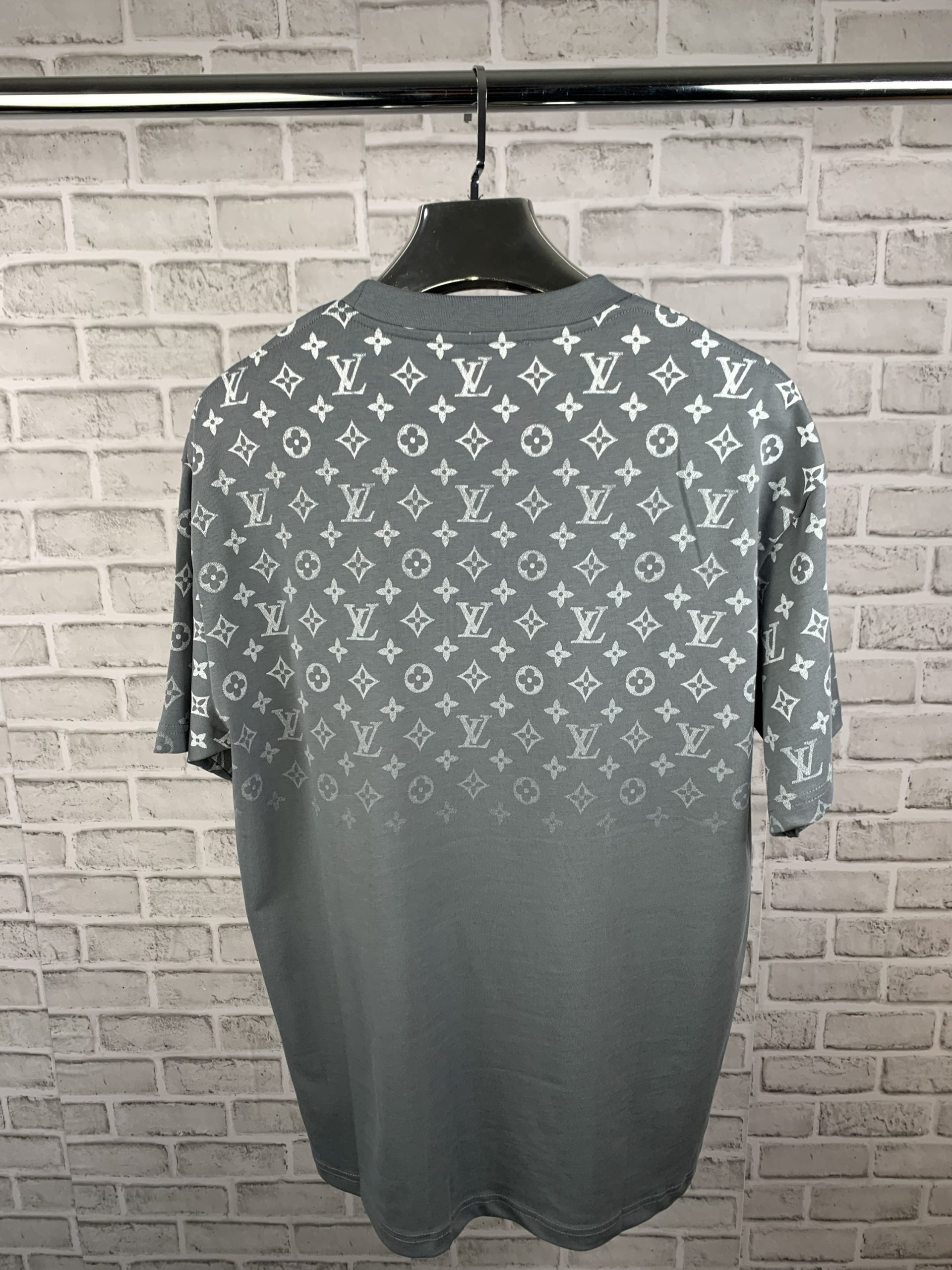 LV TEE GREY image 1