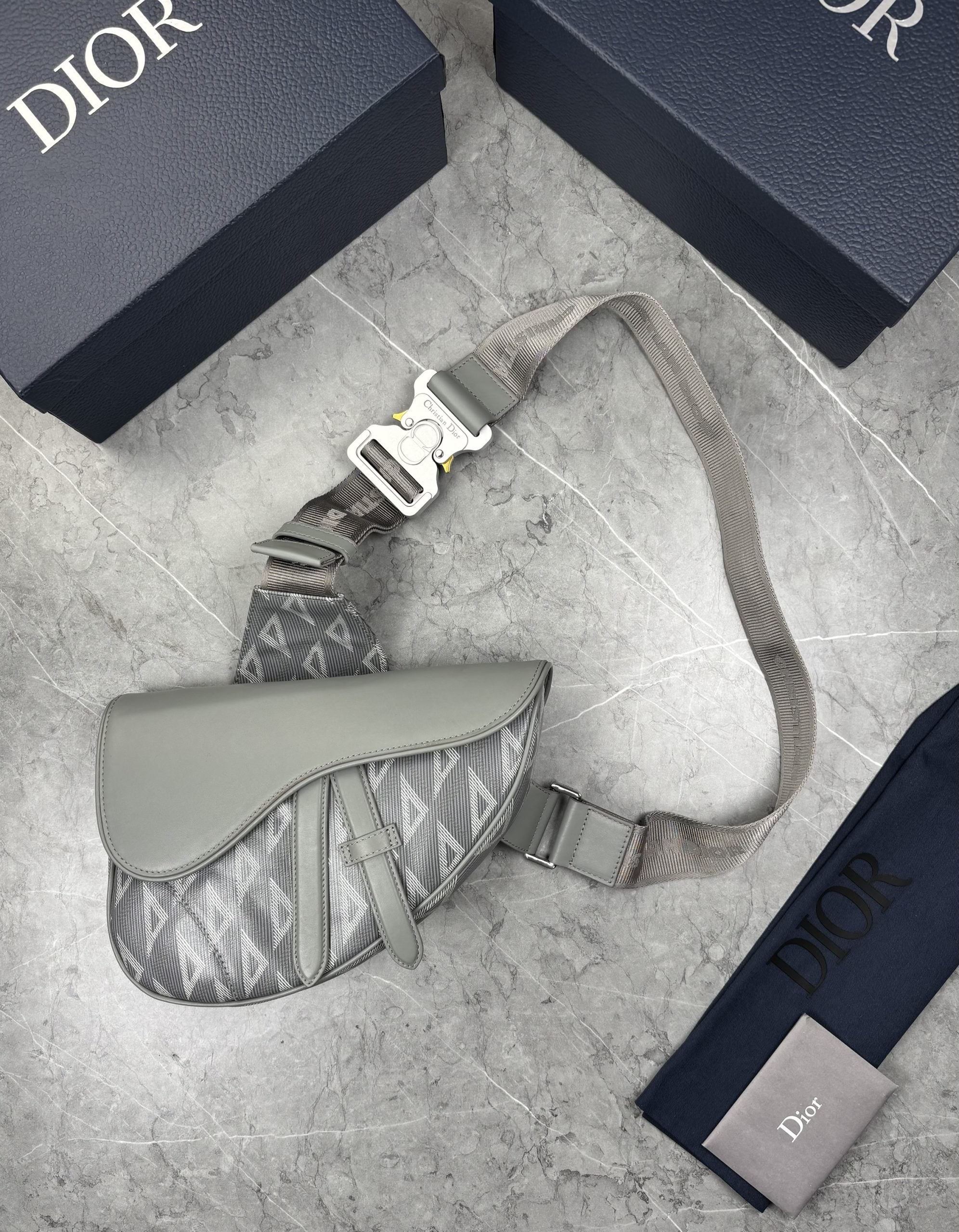 IOR BAG GREY image 3