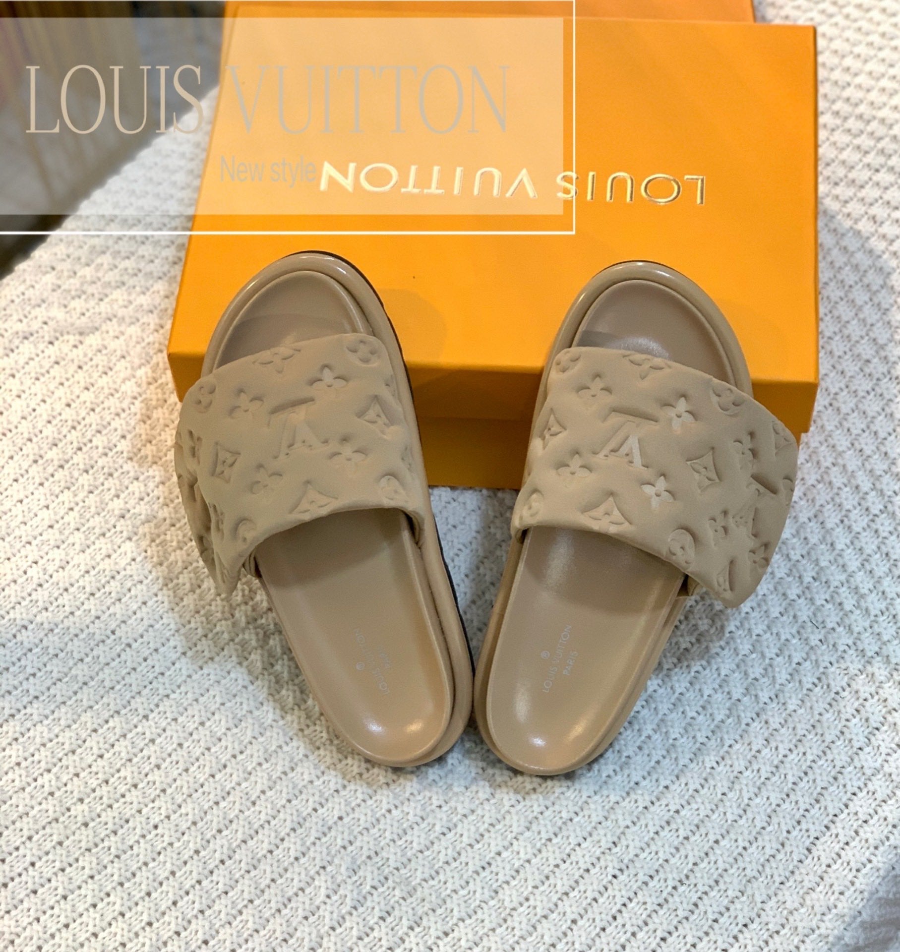 BEIGE PILOW SLIDES image 2