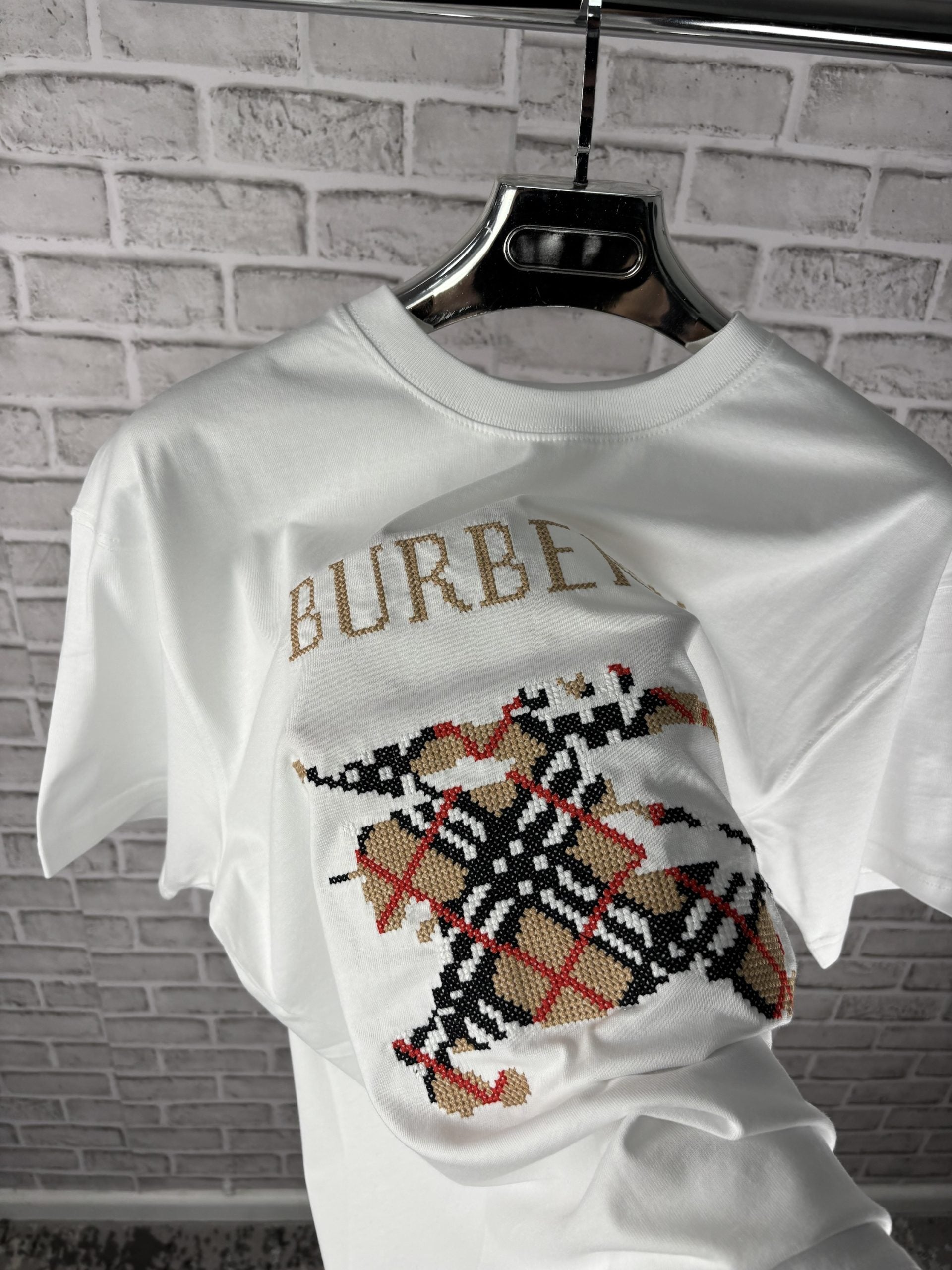 Burb tee WHITE image 1