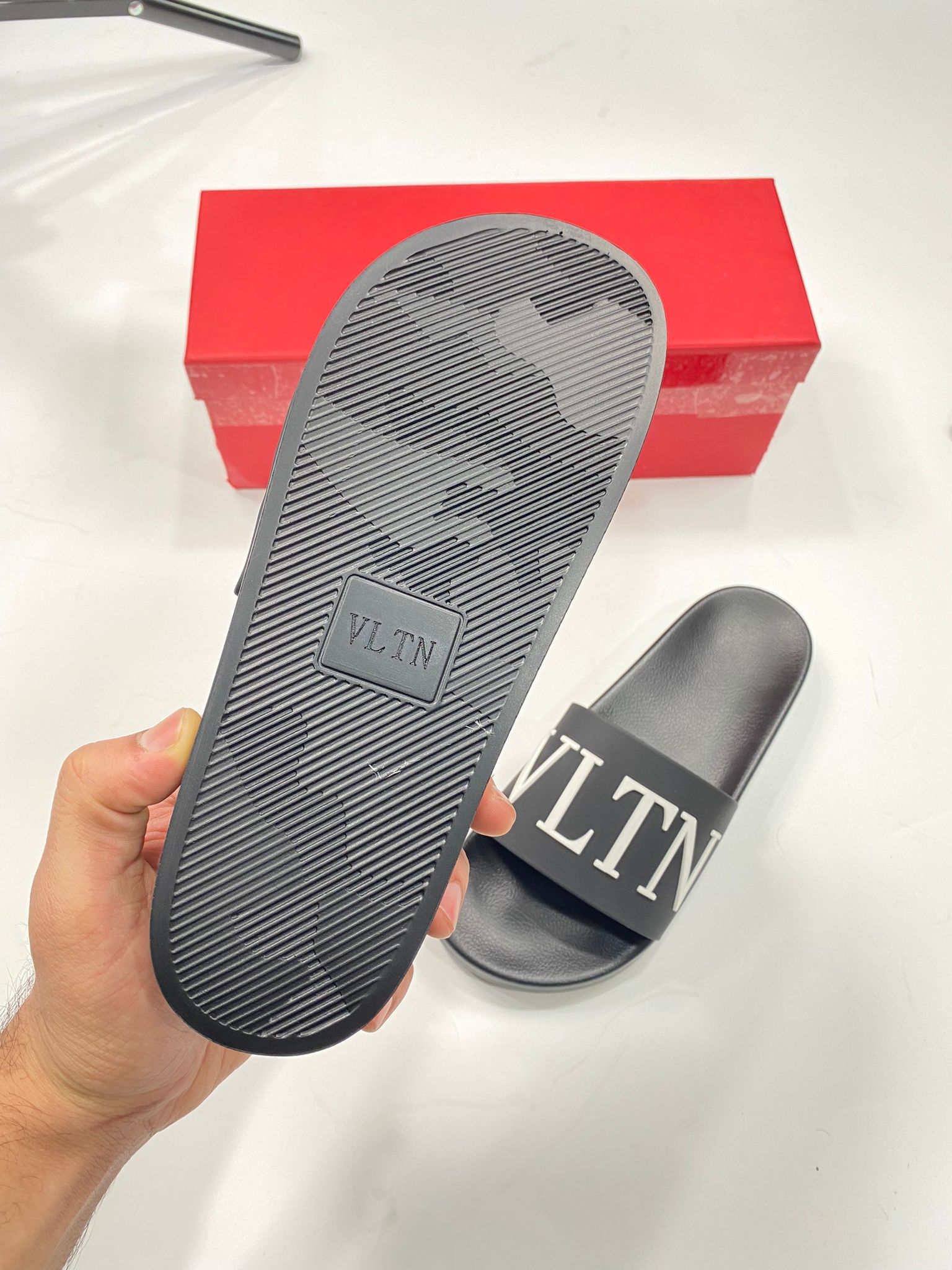 BLACK VL7N SLIDE image 2