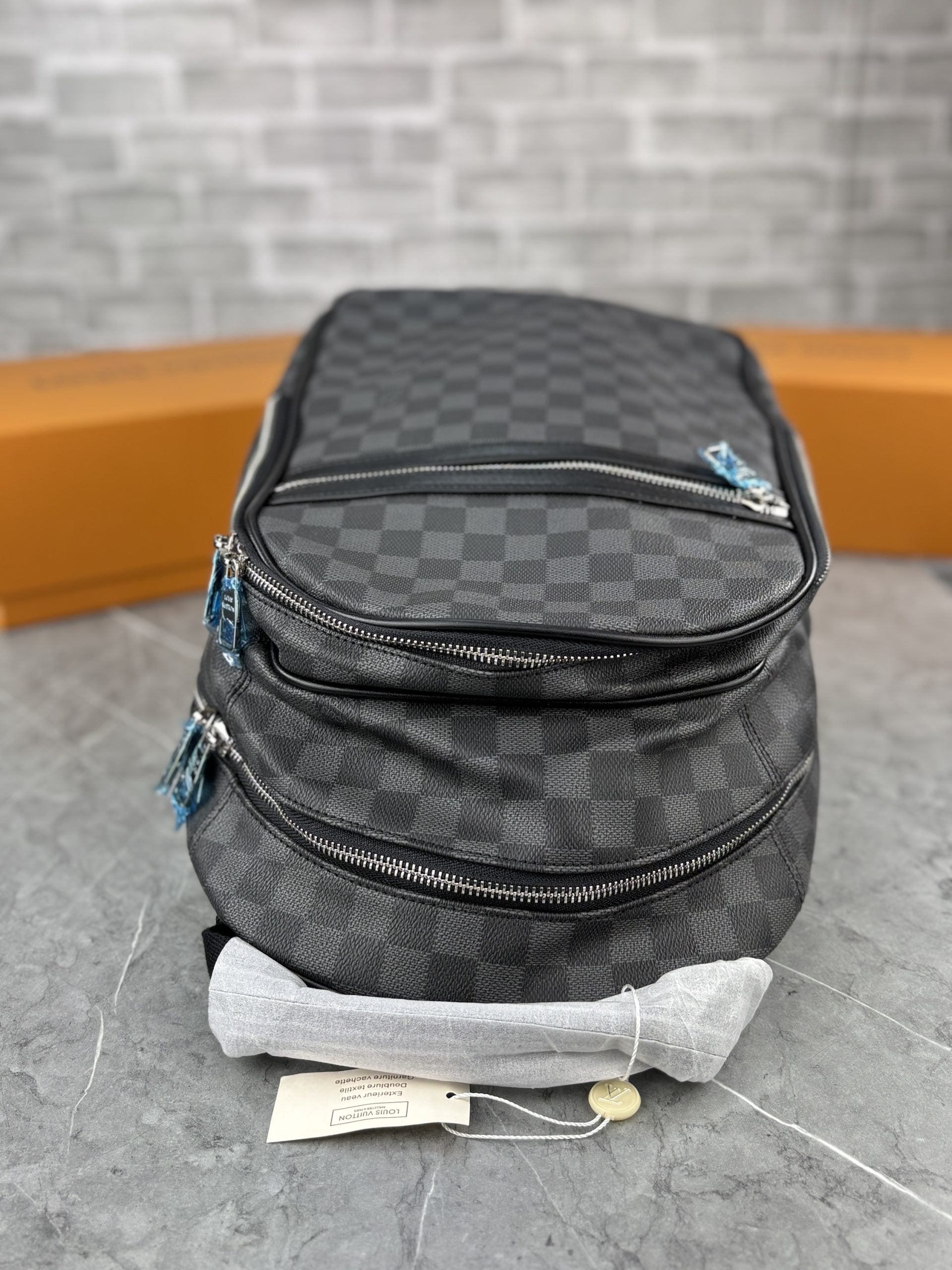 LV BACKPACK image 2