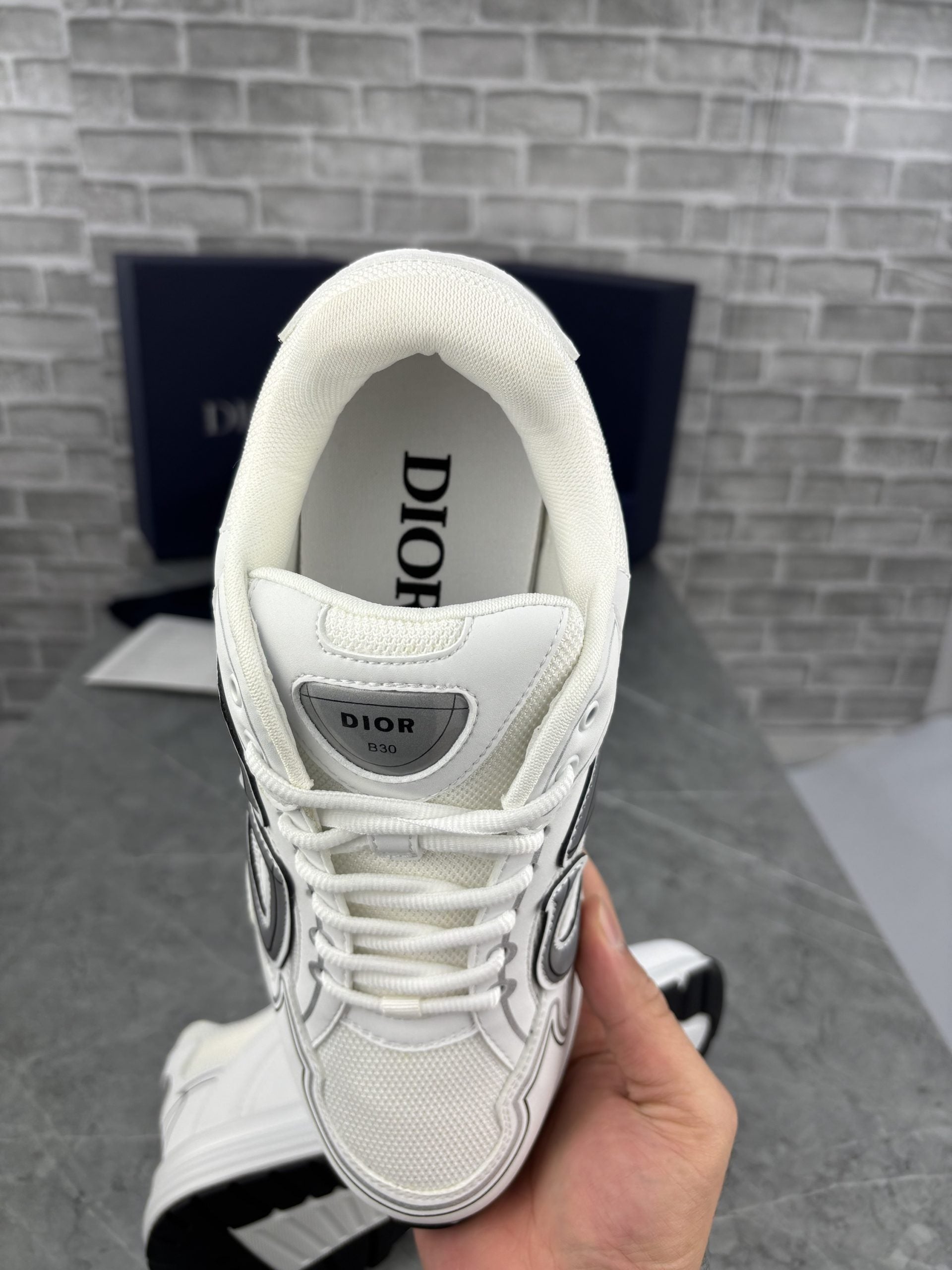 B30 WHITE image 3