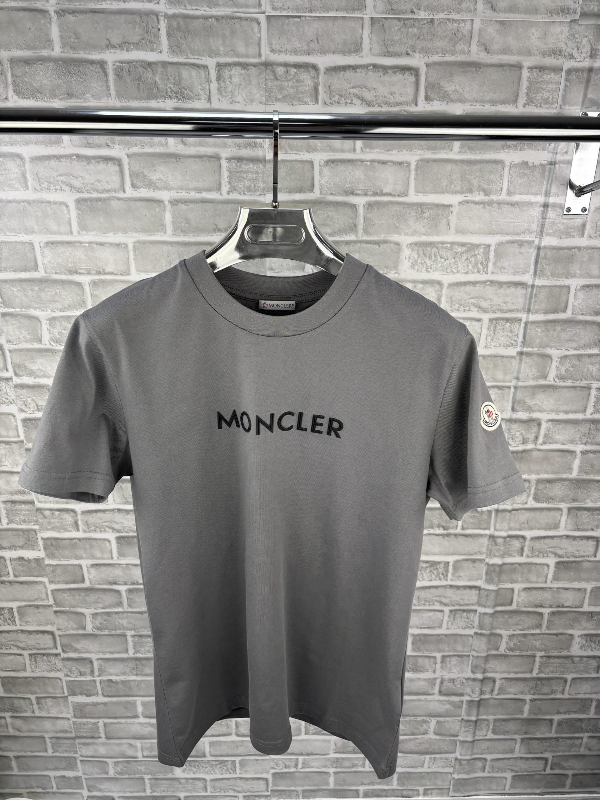CLER TEE image 1