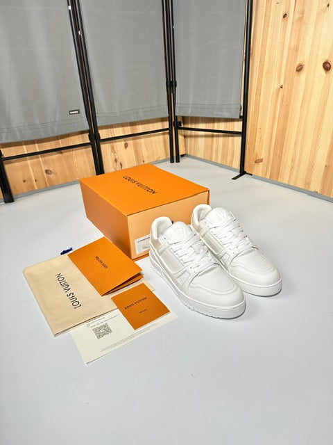 L-V WHITE image 2