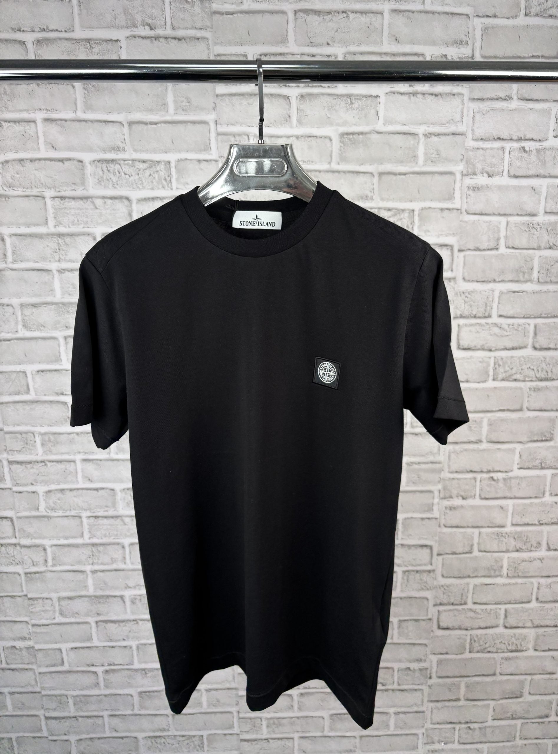 STONI BLACK TEE - S image
