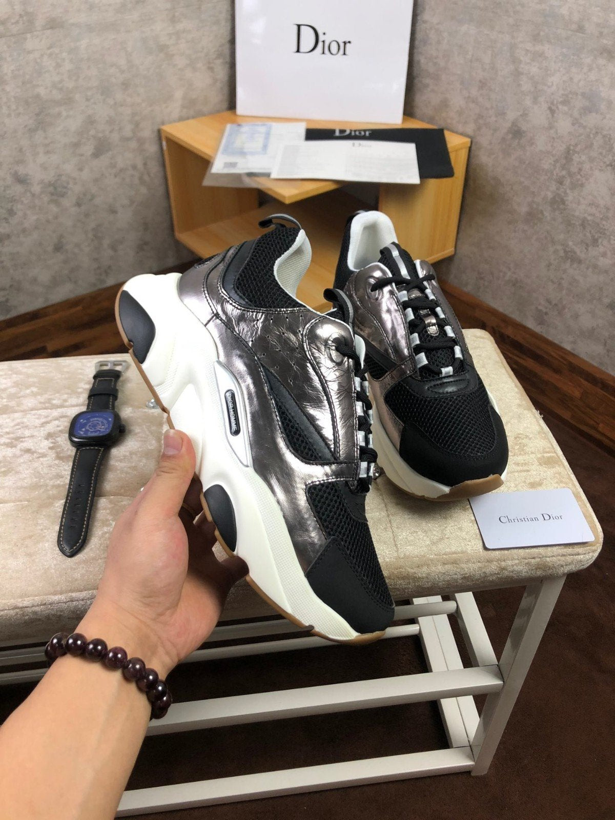 B22 SILVER/NAVY image 2