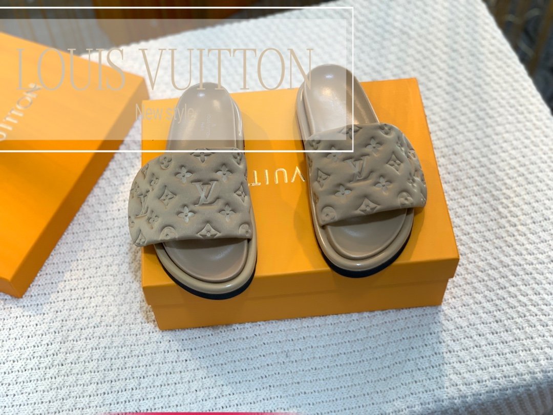 BEIGE PILOW SLIDES image 7