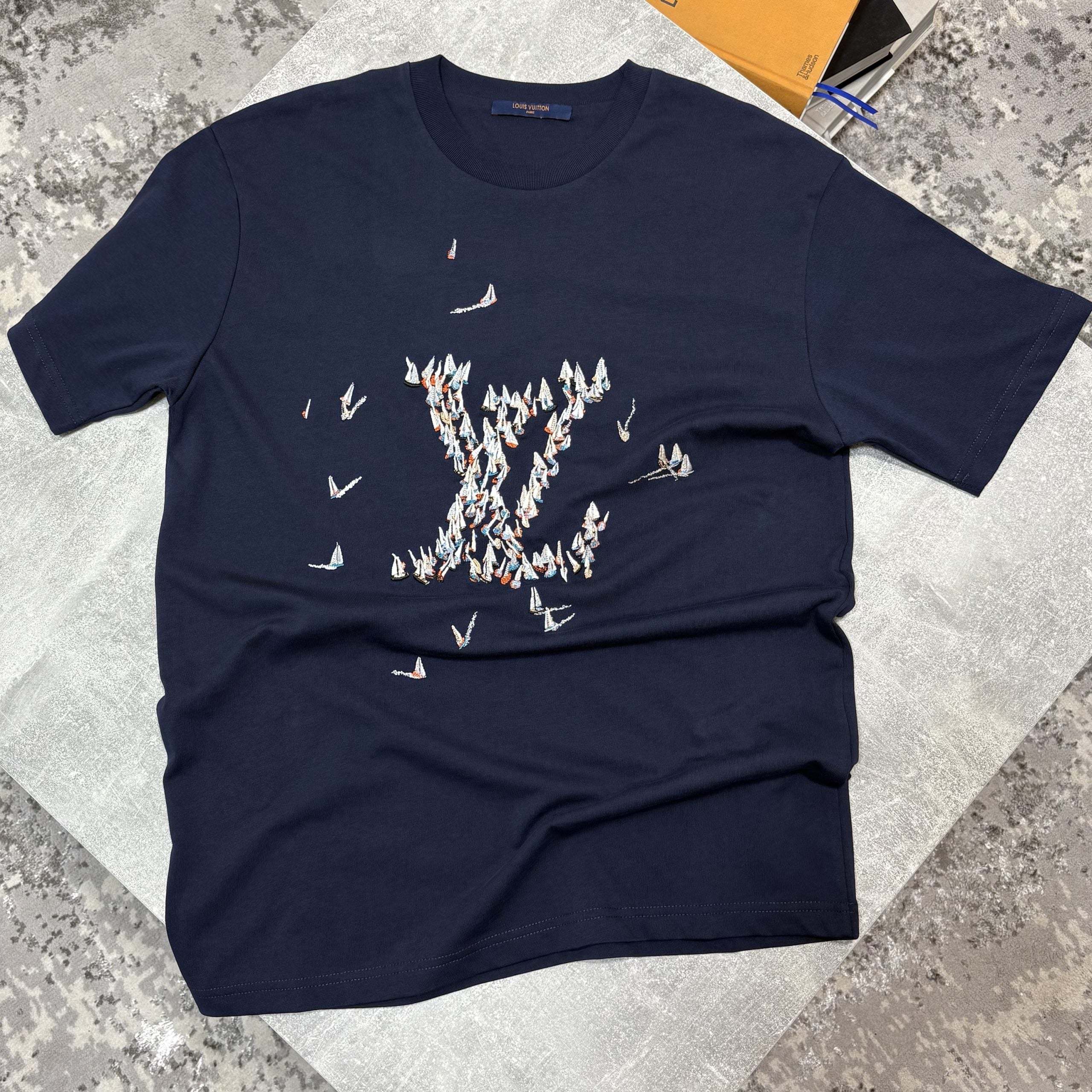 LV Tshirt Navy image 0