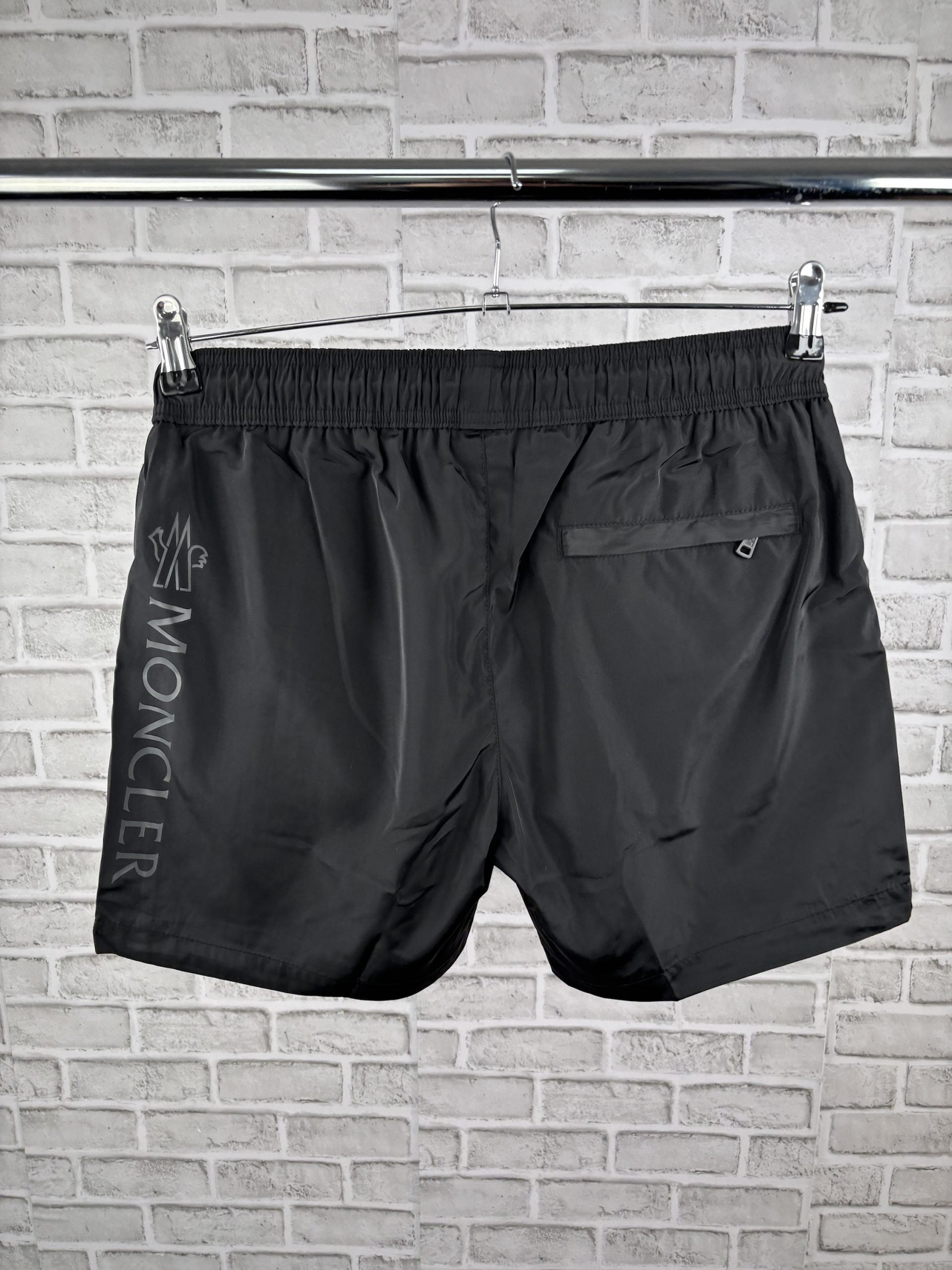 CLER BLACK SHORT image 1