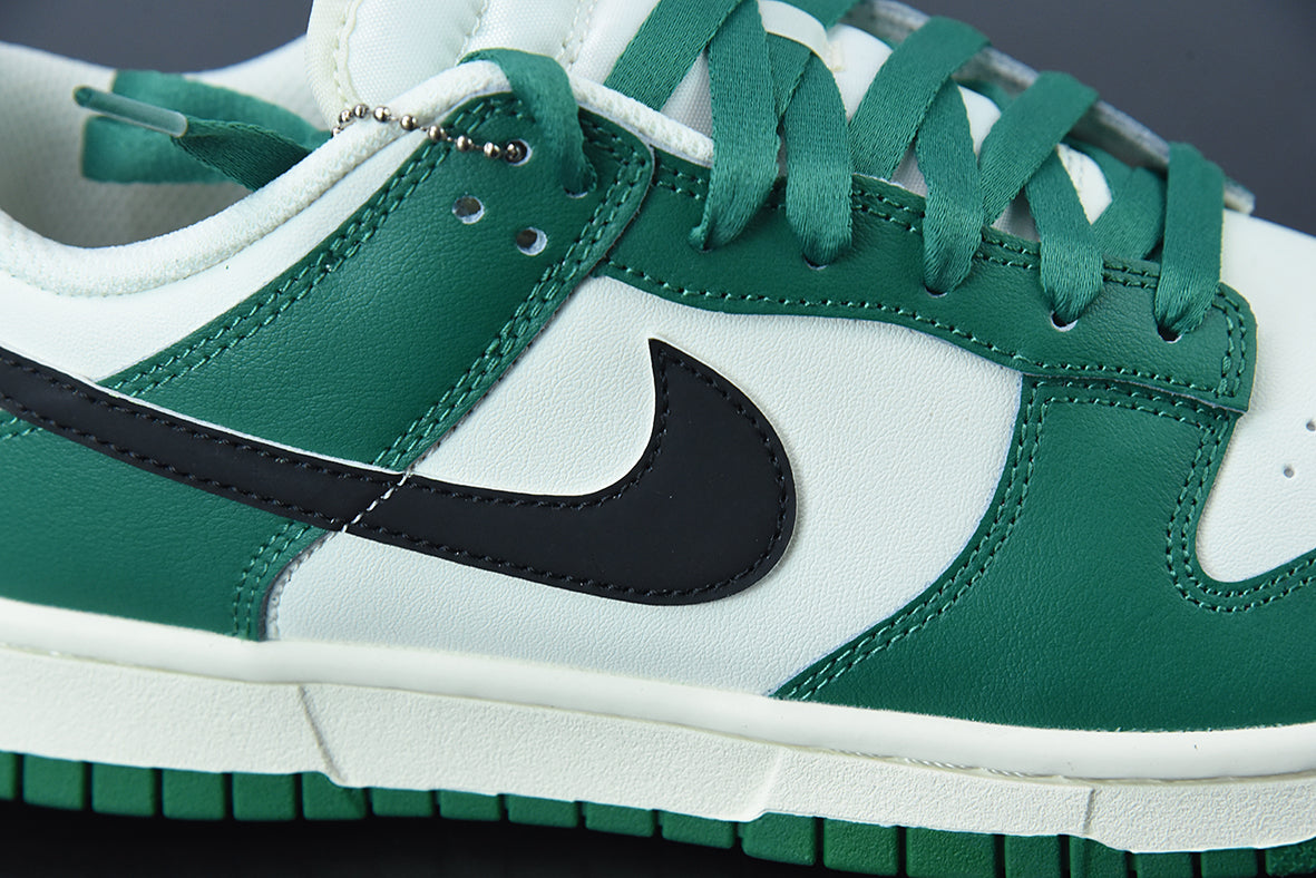 DUNK LOW GREEN/WHITE image 2