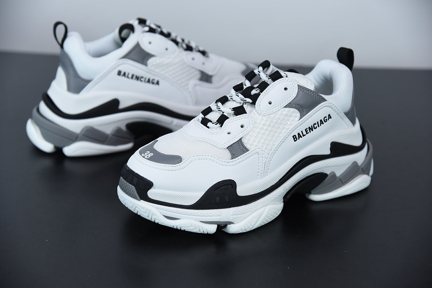 WHITE BLACK GREY S image 1