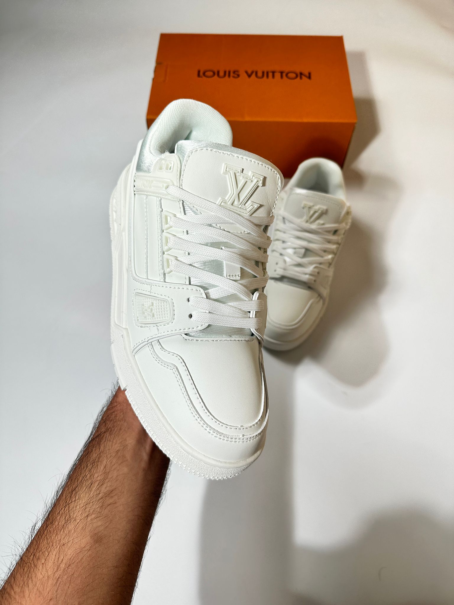 IV TRAINER WHITE image 2