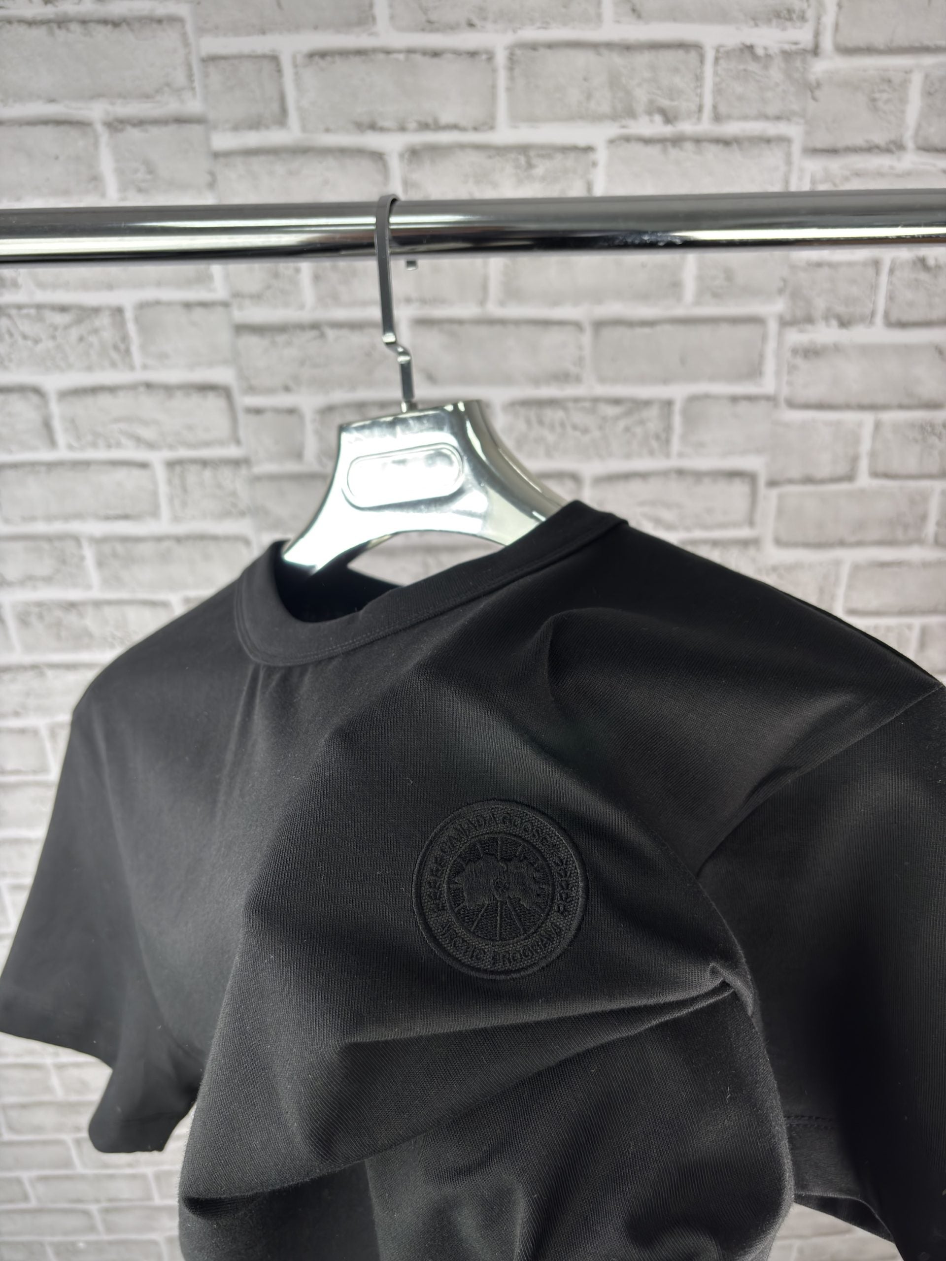 GOOSE TEE BLACK image 1
