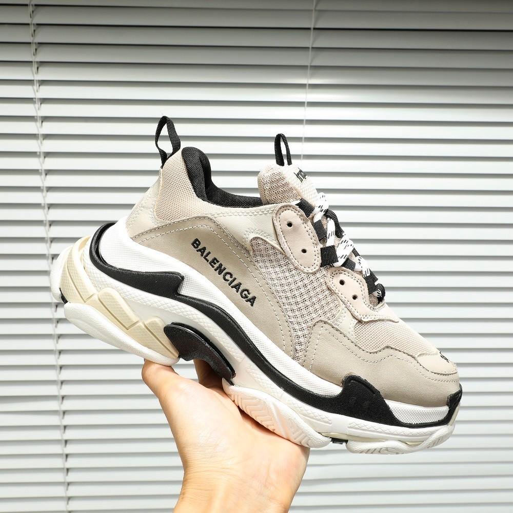 TRIPLE BEIGE image 1