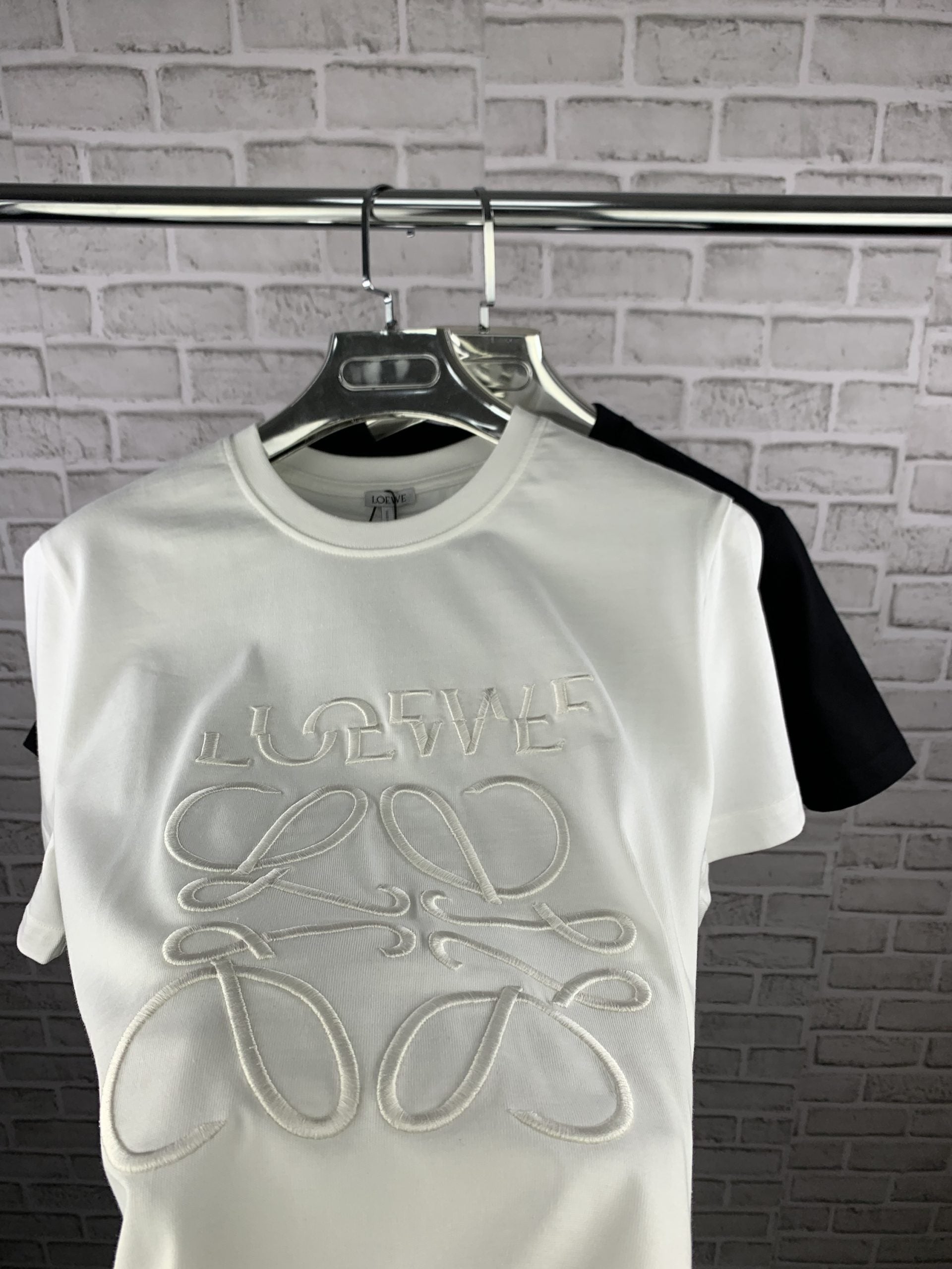 LOW TEE WHITE image 1